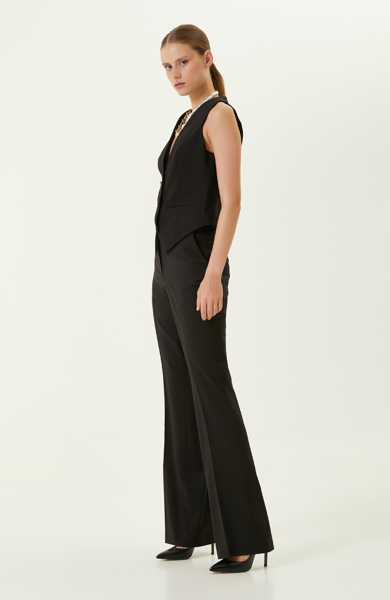 Siyah V Yaka Kolsuz Yelek