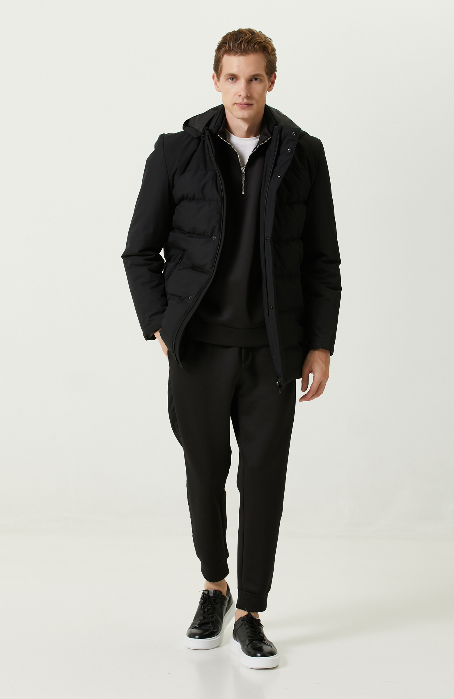 Siyah Kapitoneli Kaban