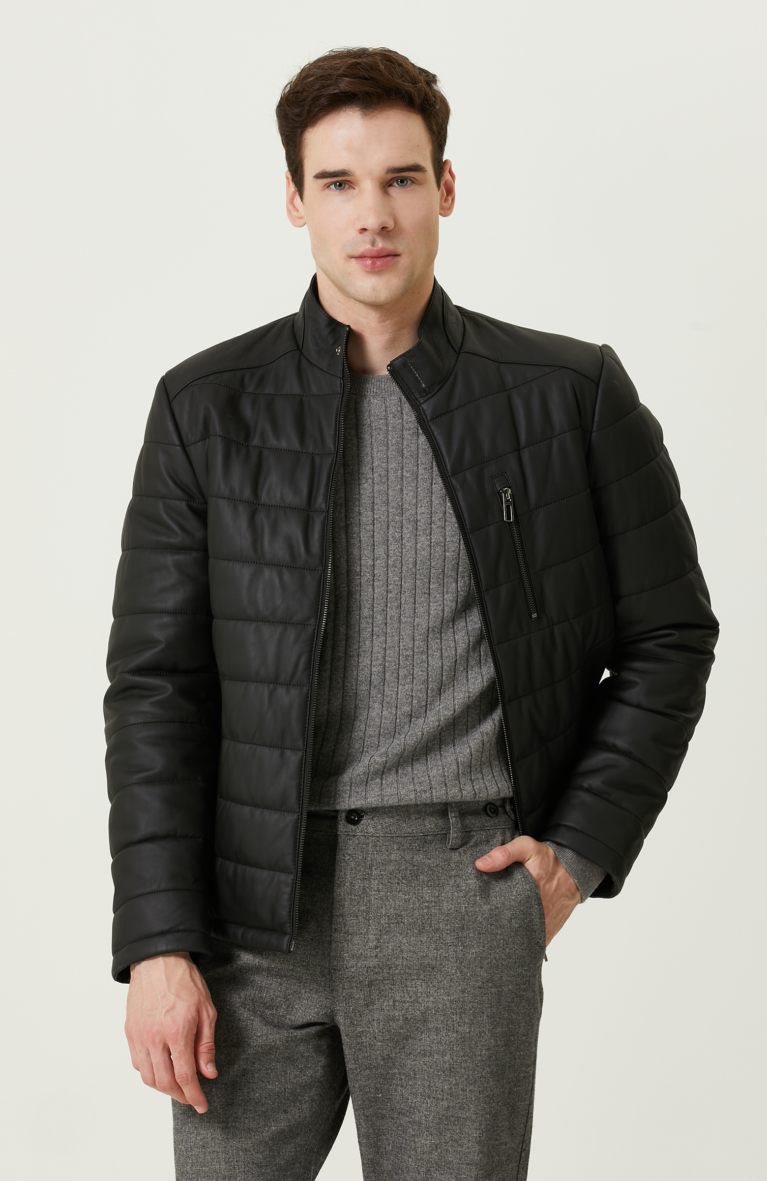 Dik Yaka Siyah Deri Mont