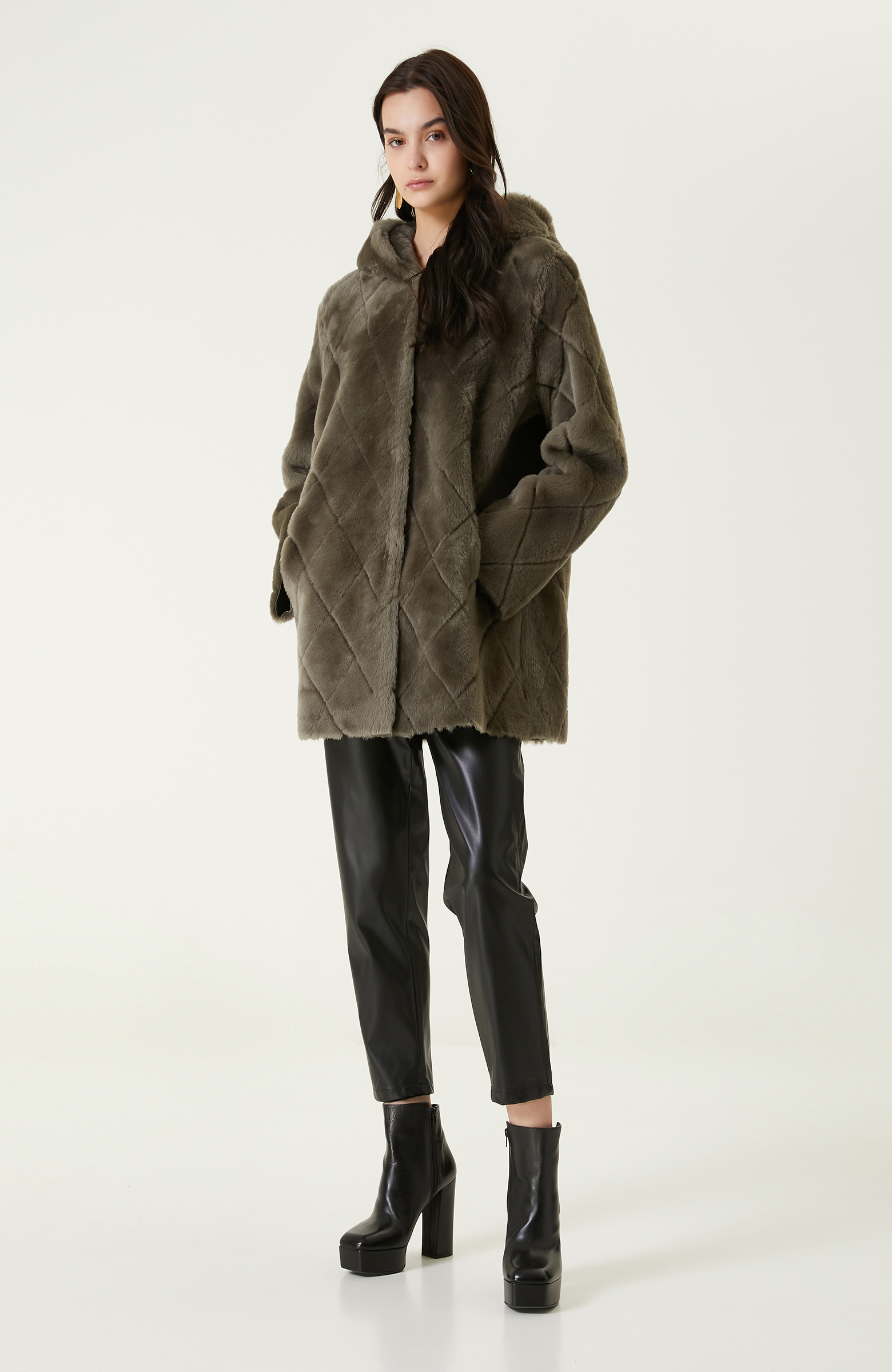 Kesik Çizgi Detaylı Açık Haki Deri Kaban