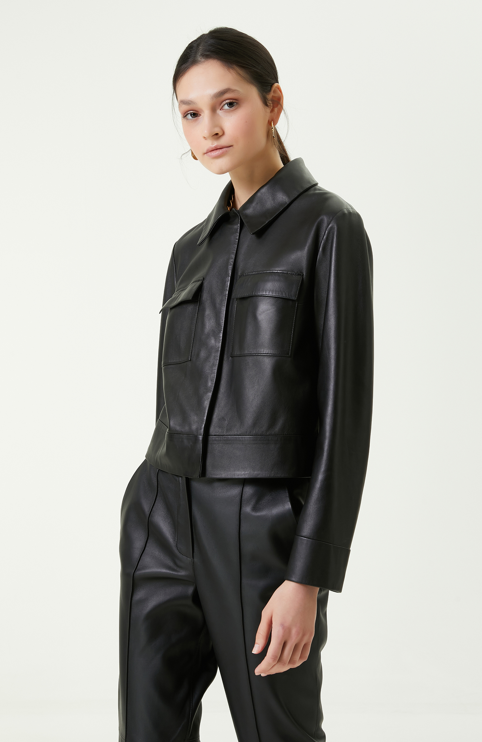 Gömlek Yaka Siyah Deri Mont