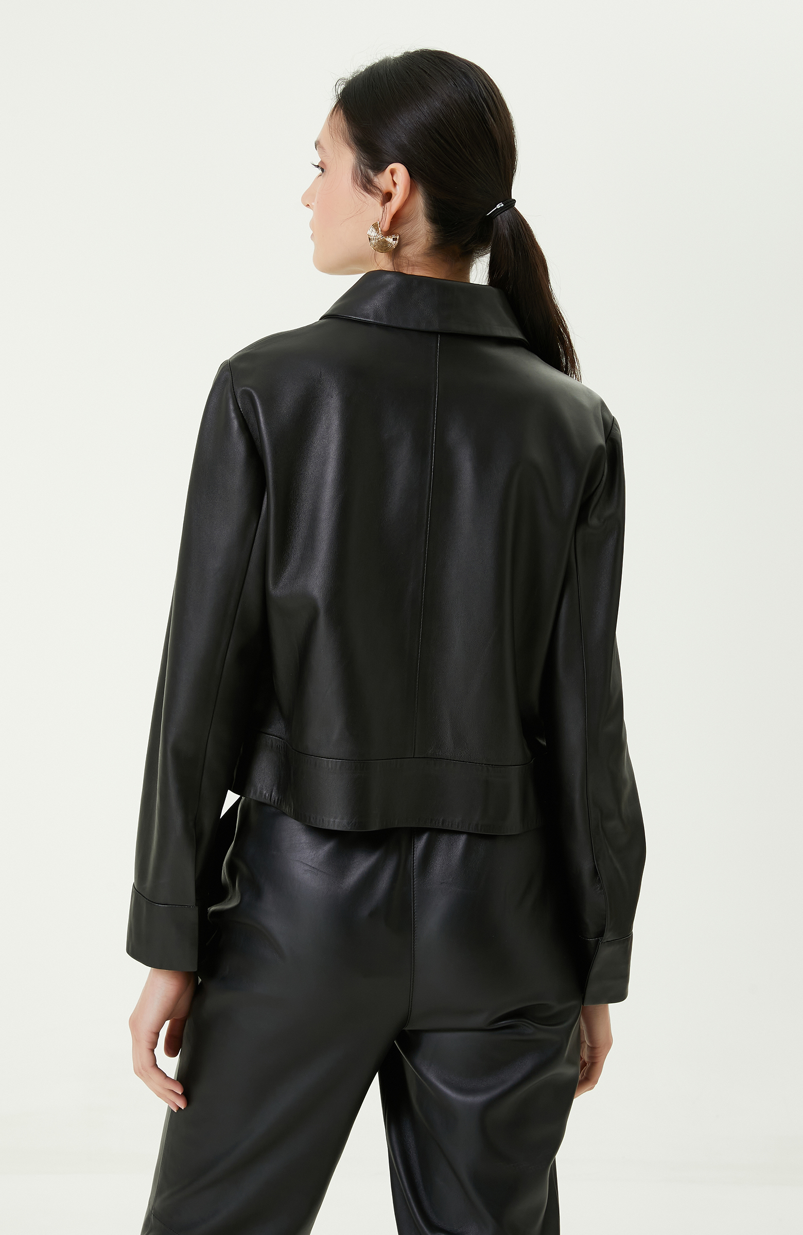 Gömlek Yaka Siyah Deri Mont