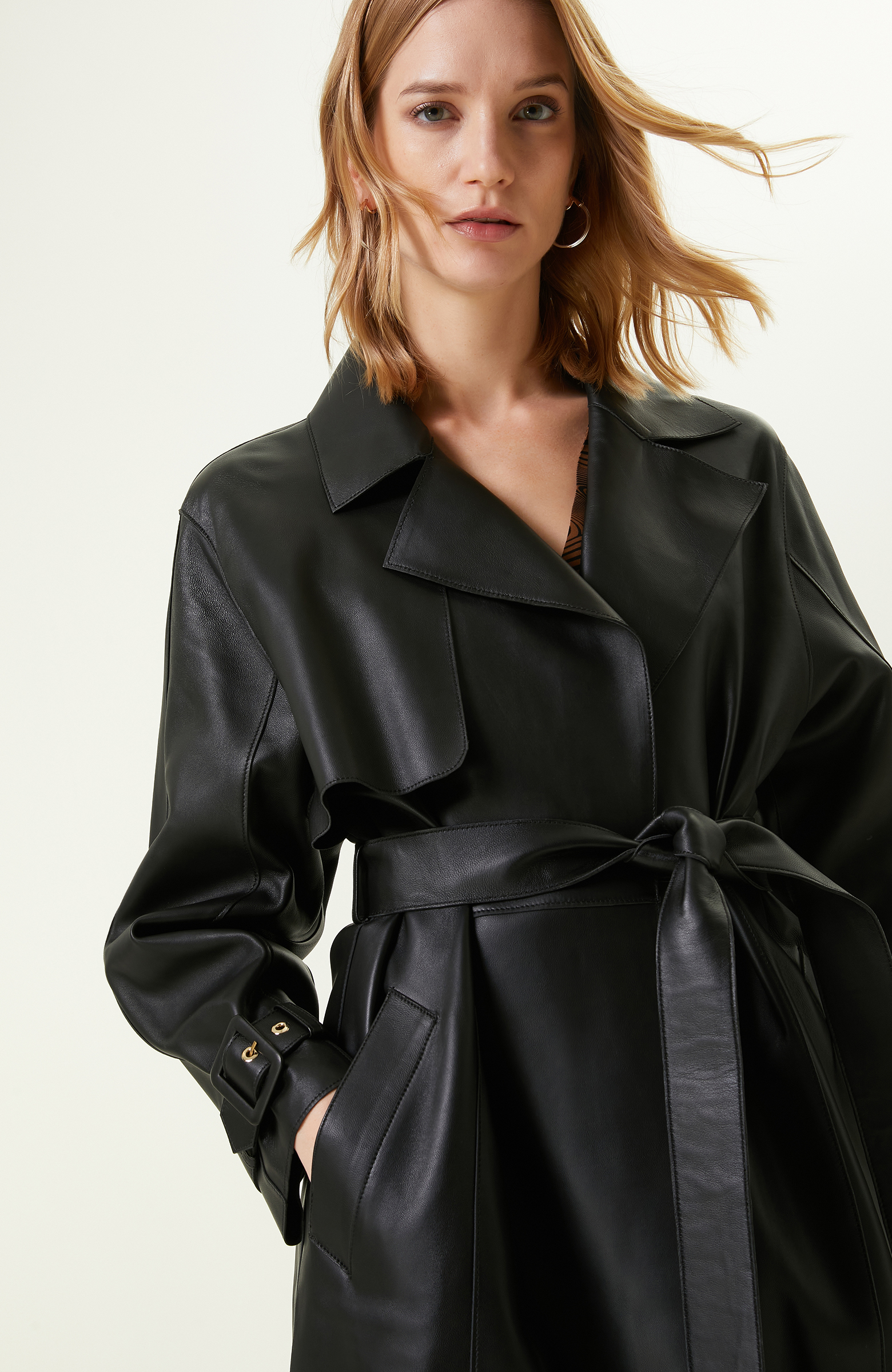 Siyah Kruvaze Deri Pardösü