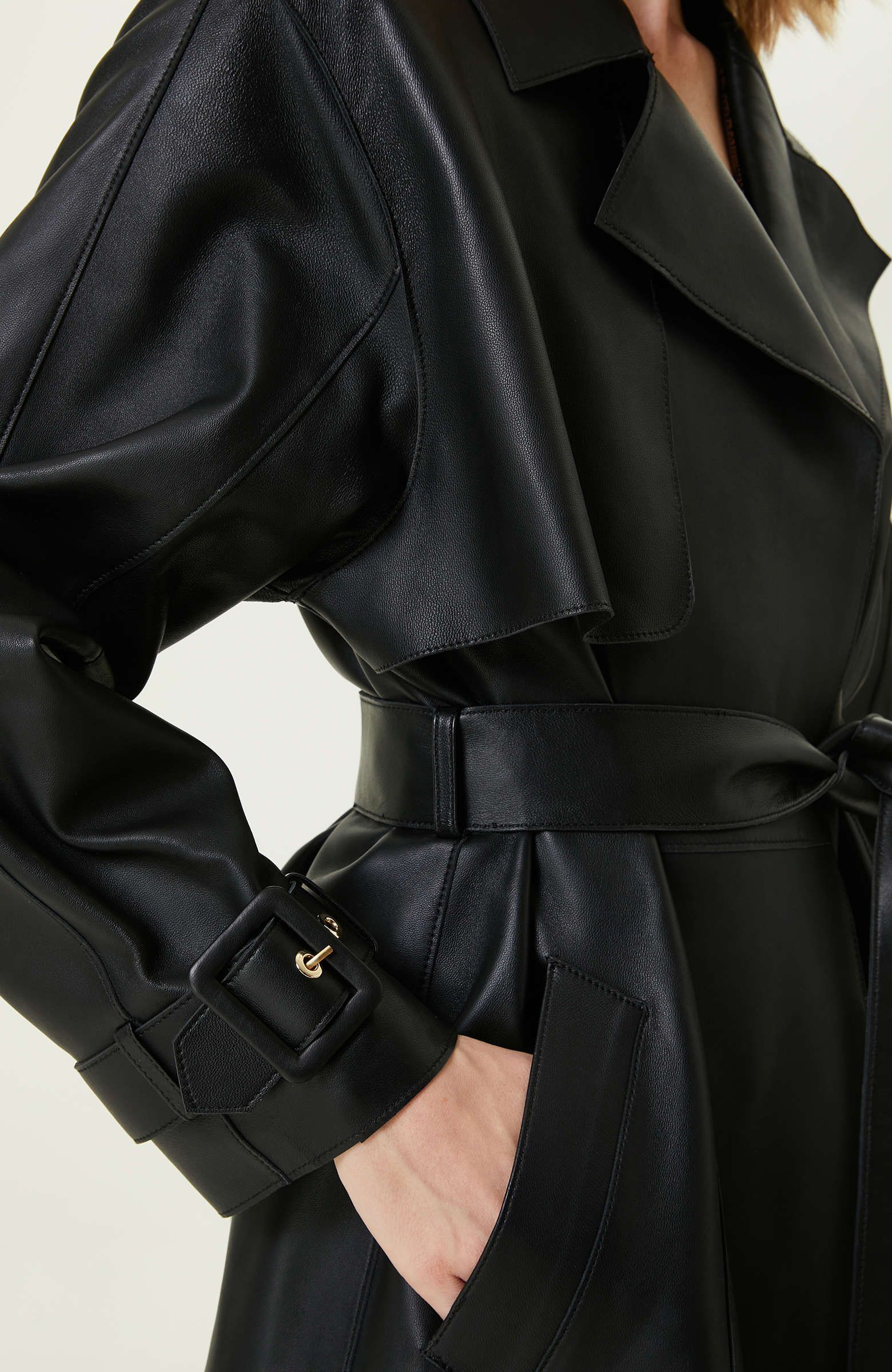 Siyah Kruvaze Deri Pardösü