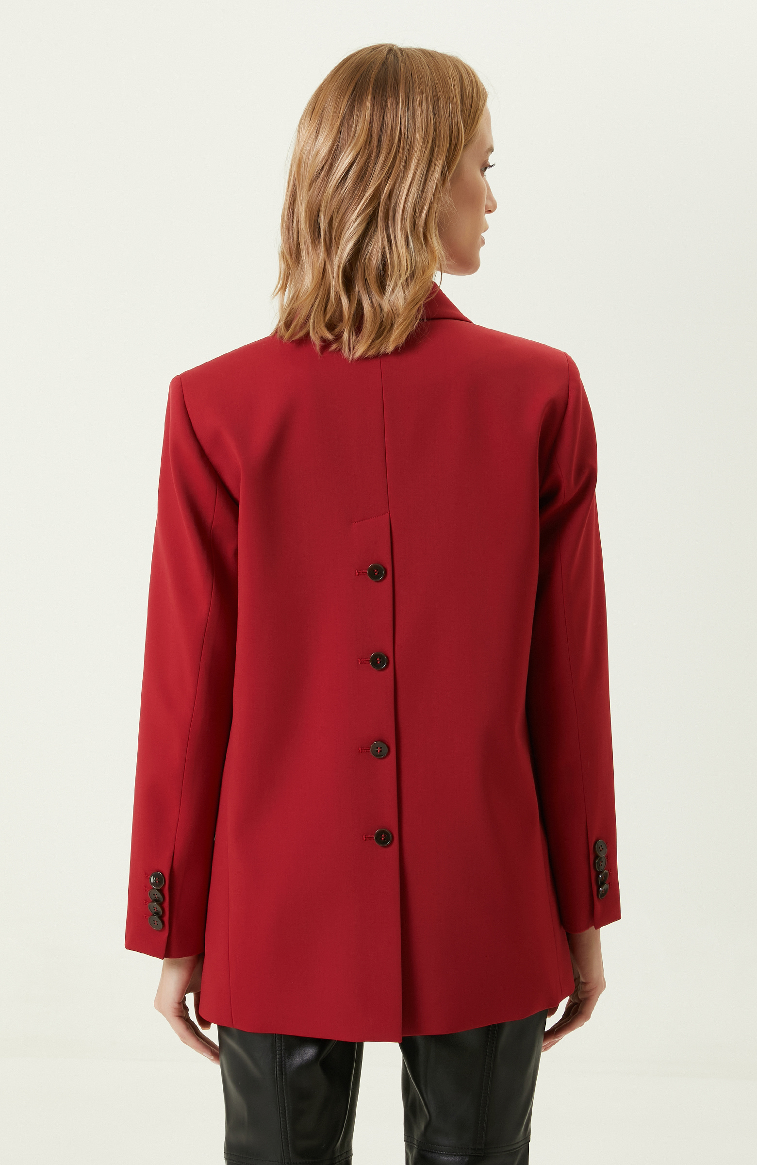 Kırmızı Sırtı Düğme Detaylı Ceket