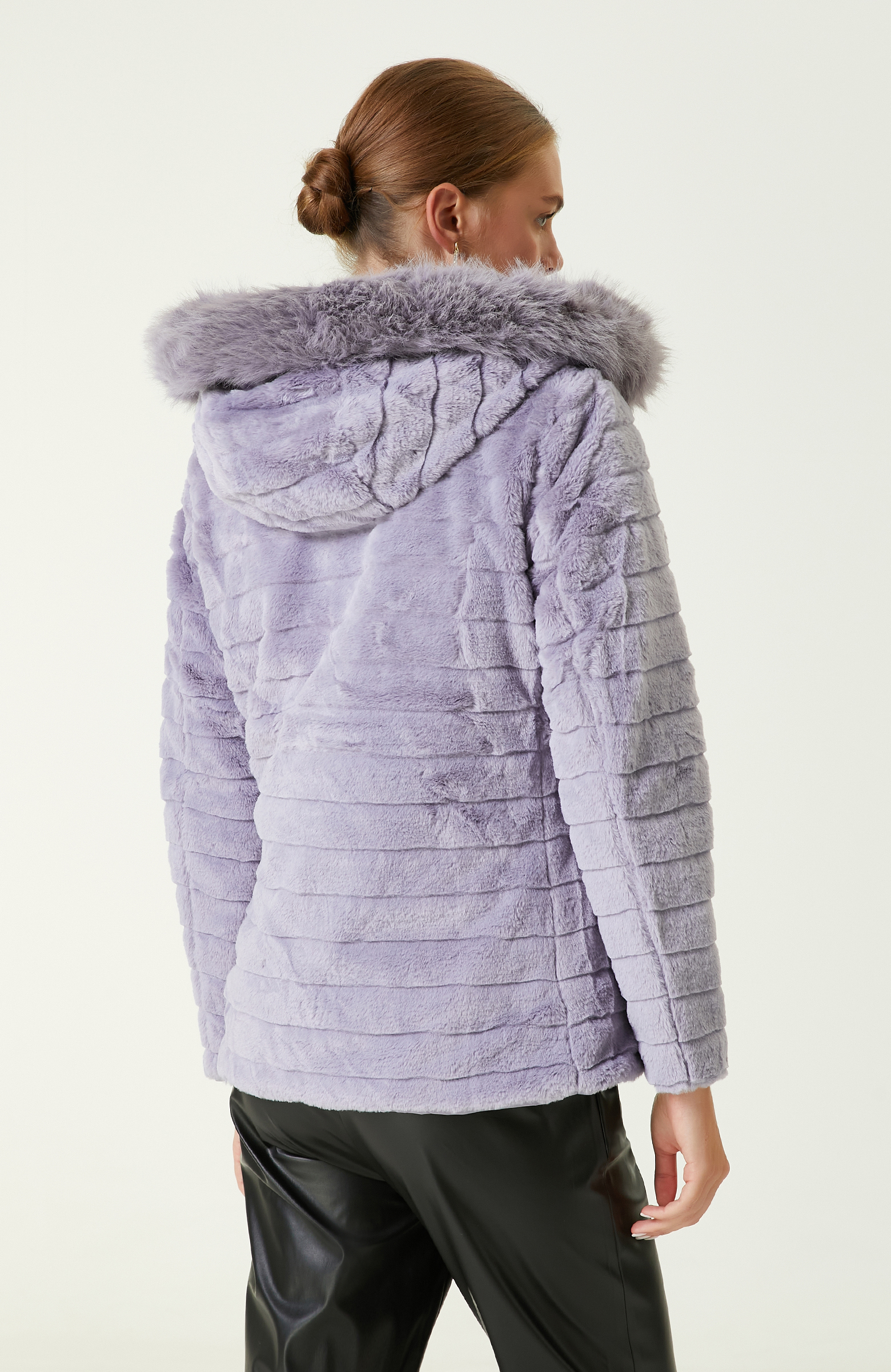 Lila İçi Suni Kürklü Mont