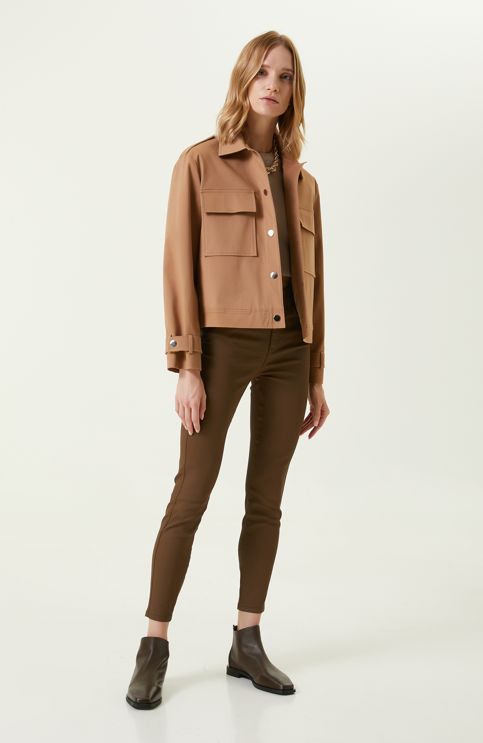 Bej Omuzda Apoletli Mont