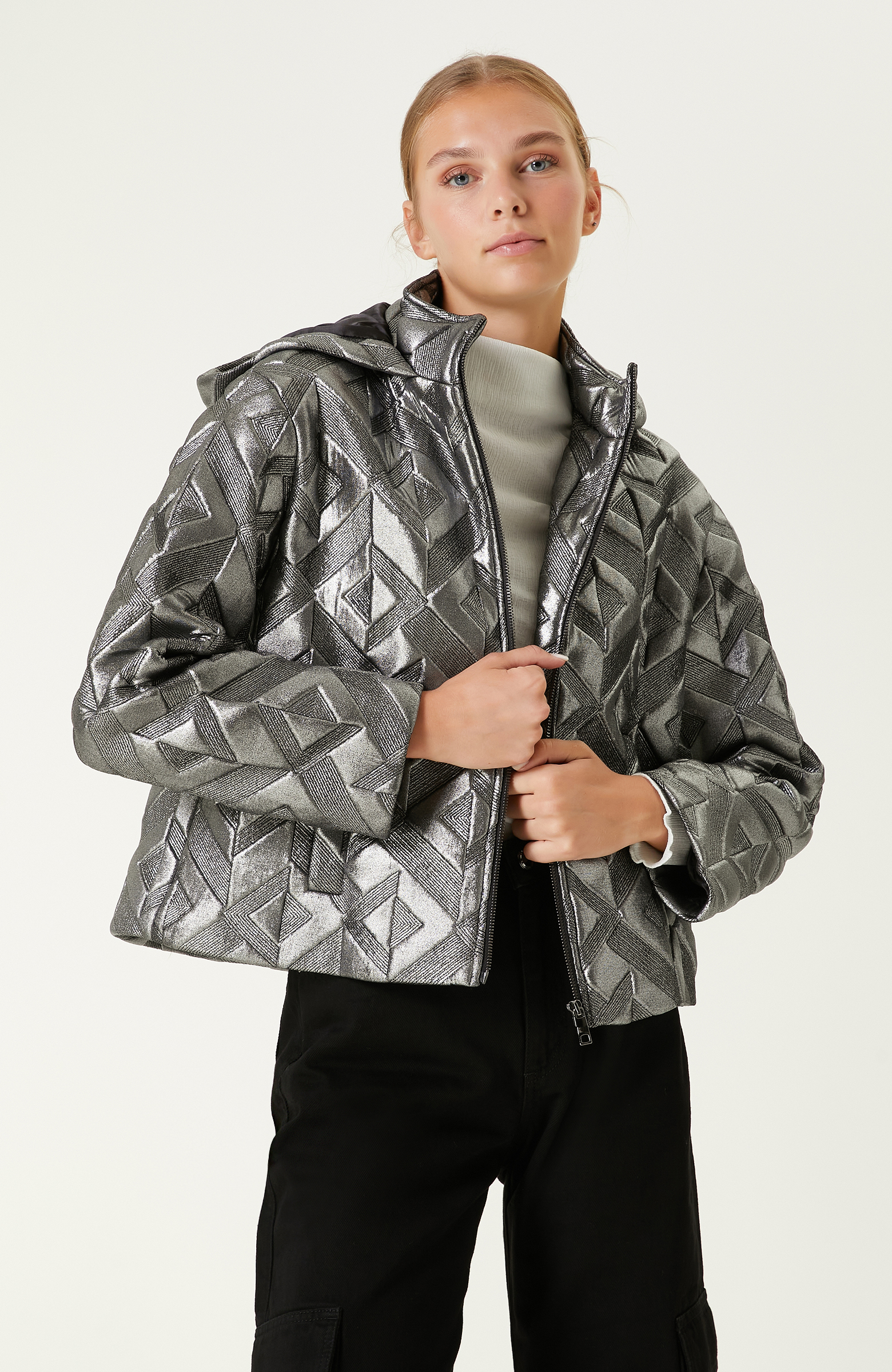 Silver (Gümüş Rengi) Kapüşonlu Kapitone Mont