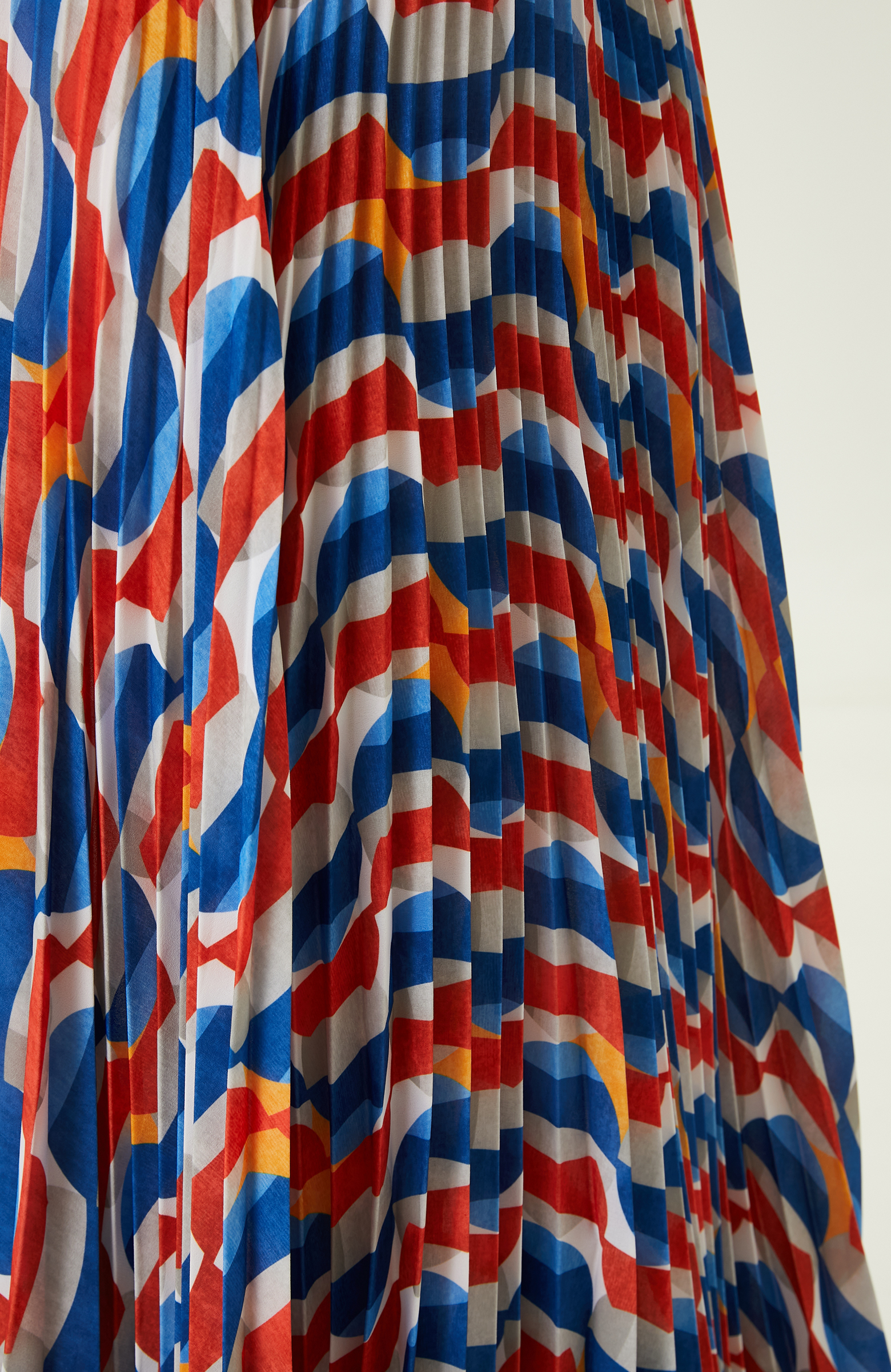 Beyaz Piliseli Uzun Etek