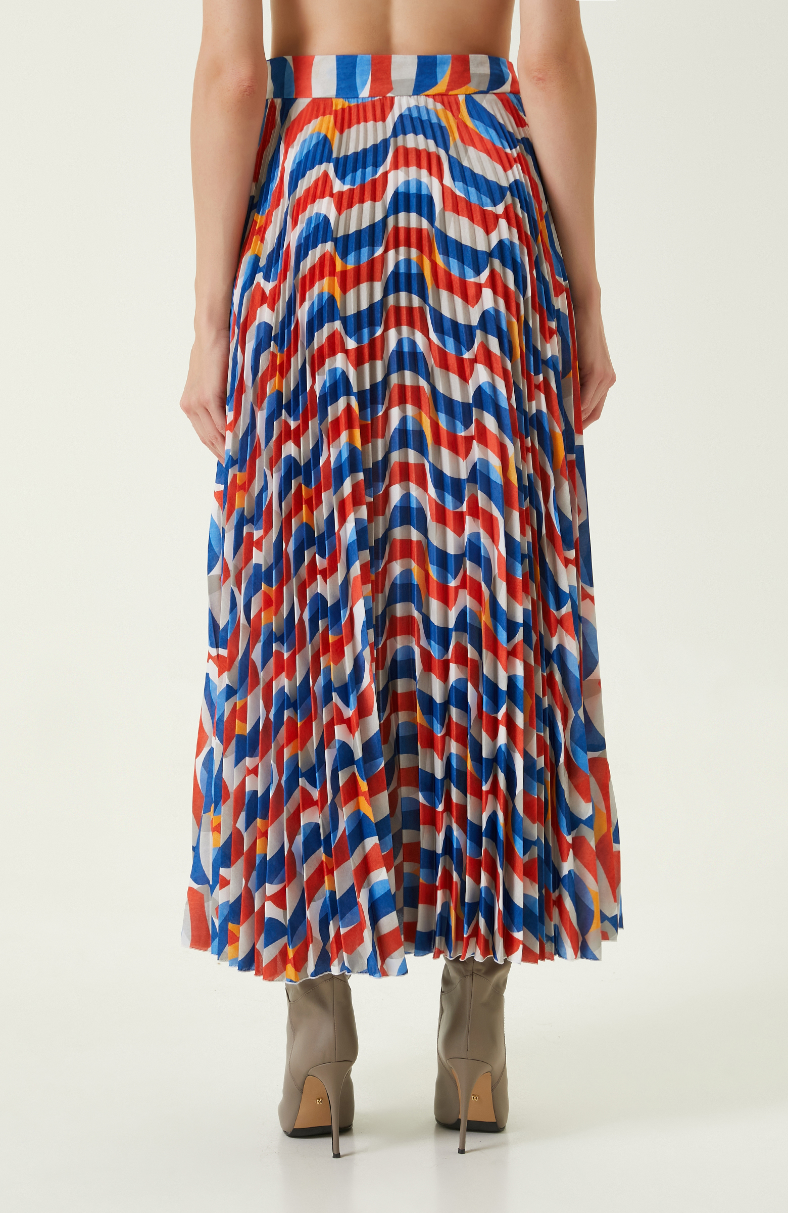 Beyaz Piliseli Uzun Etek