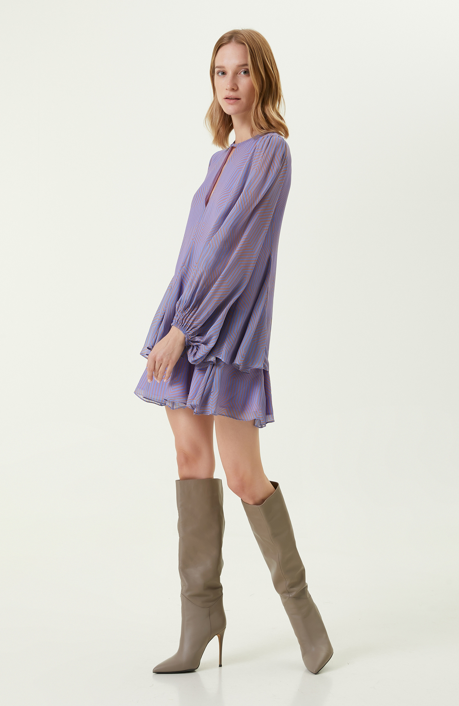 Lila Eteği Volanlı Elbise