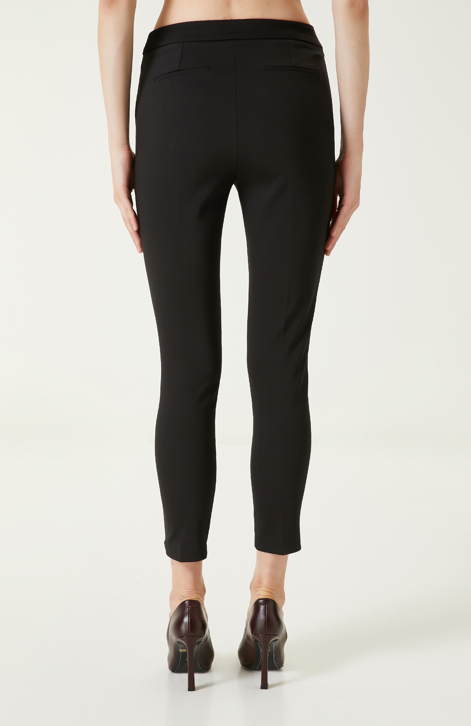 Siyah Düz Kesim Pantolon