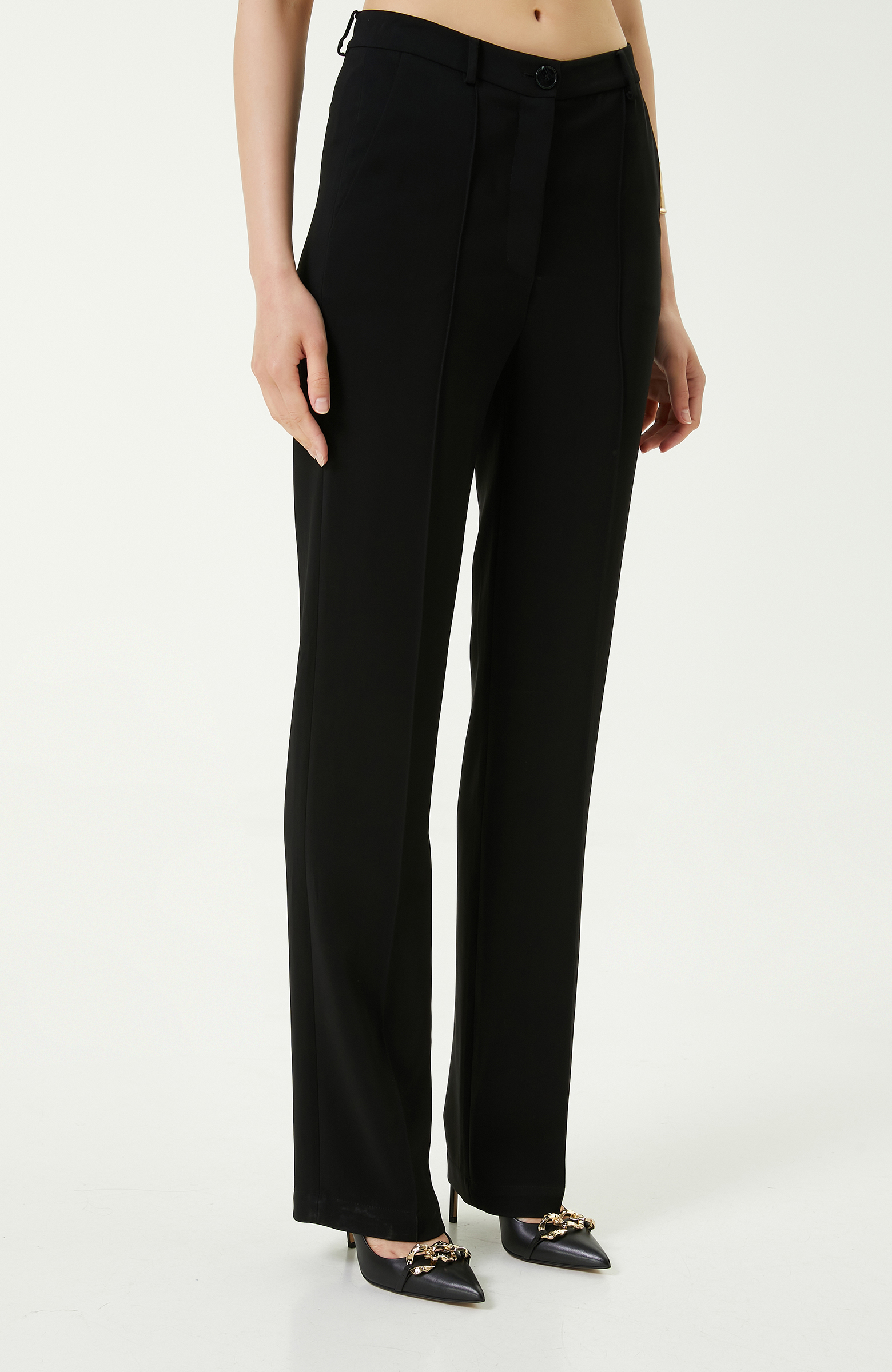 Dikiş Detaylı Bol Paça Siyah Pantolon