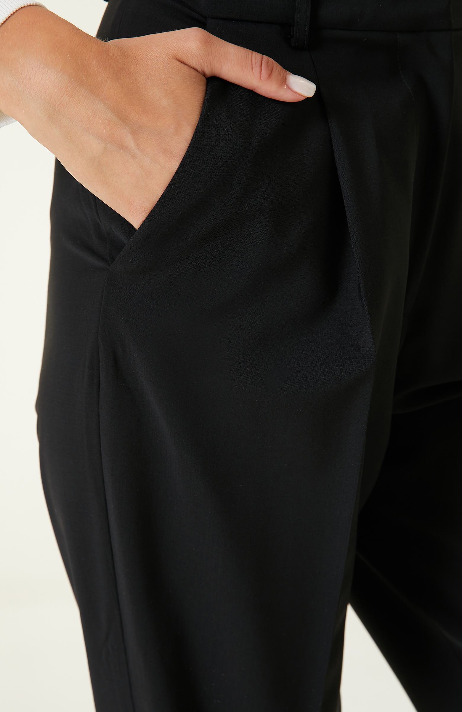 Siyah Bol Paça Pantolon