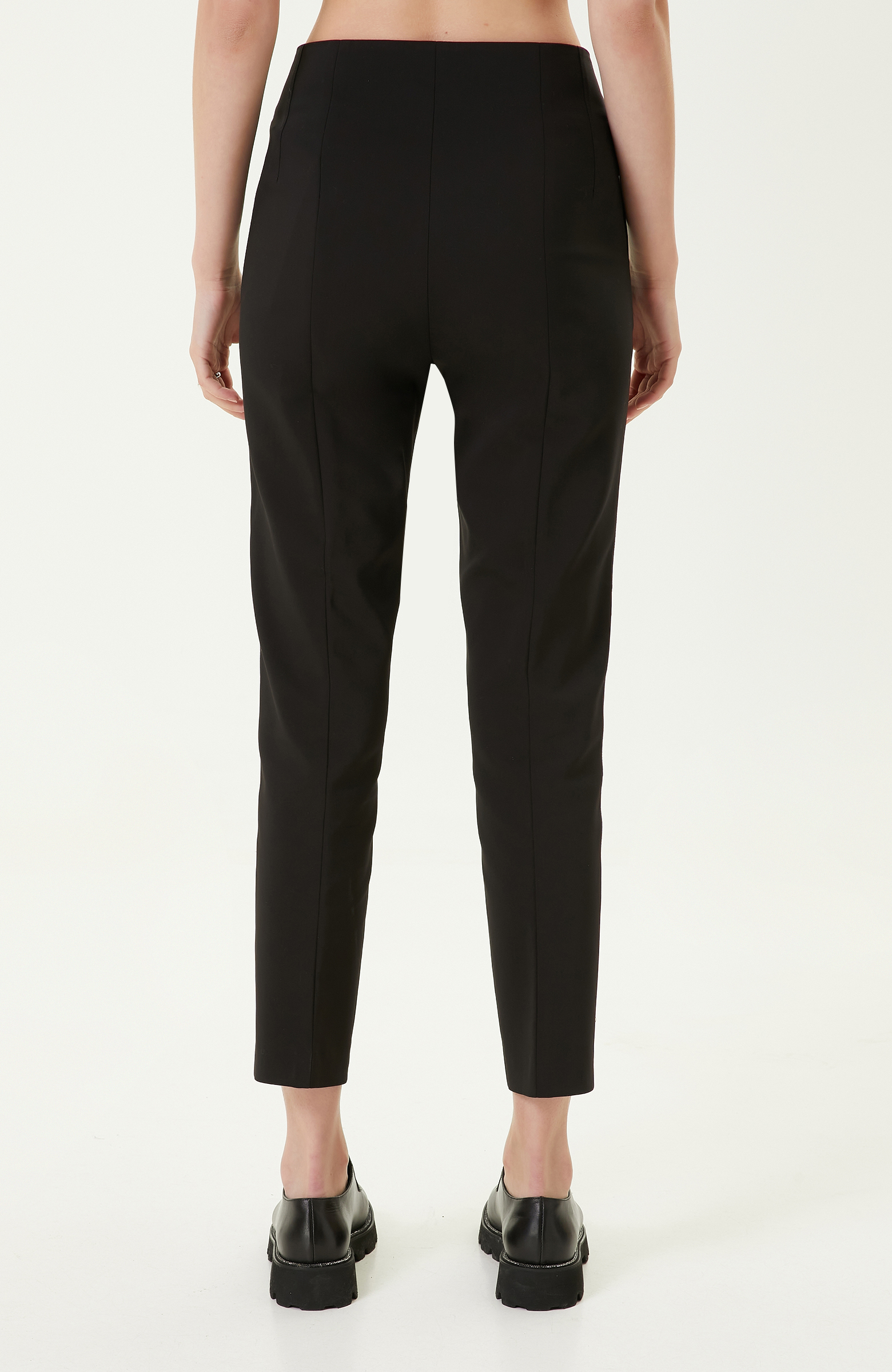 Kemersiz Düz Paça Siyah Pantolon