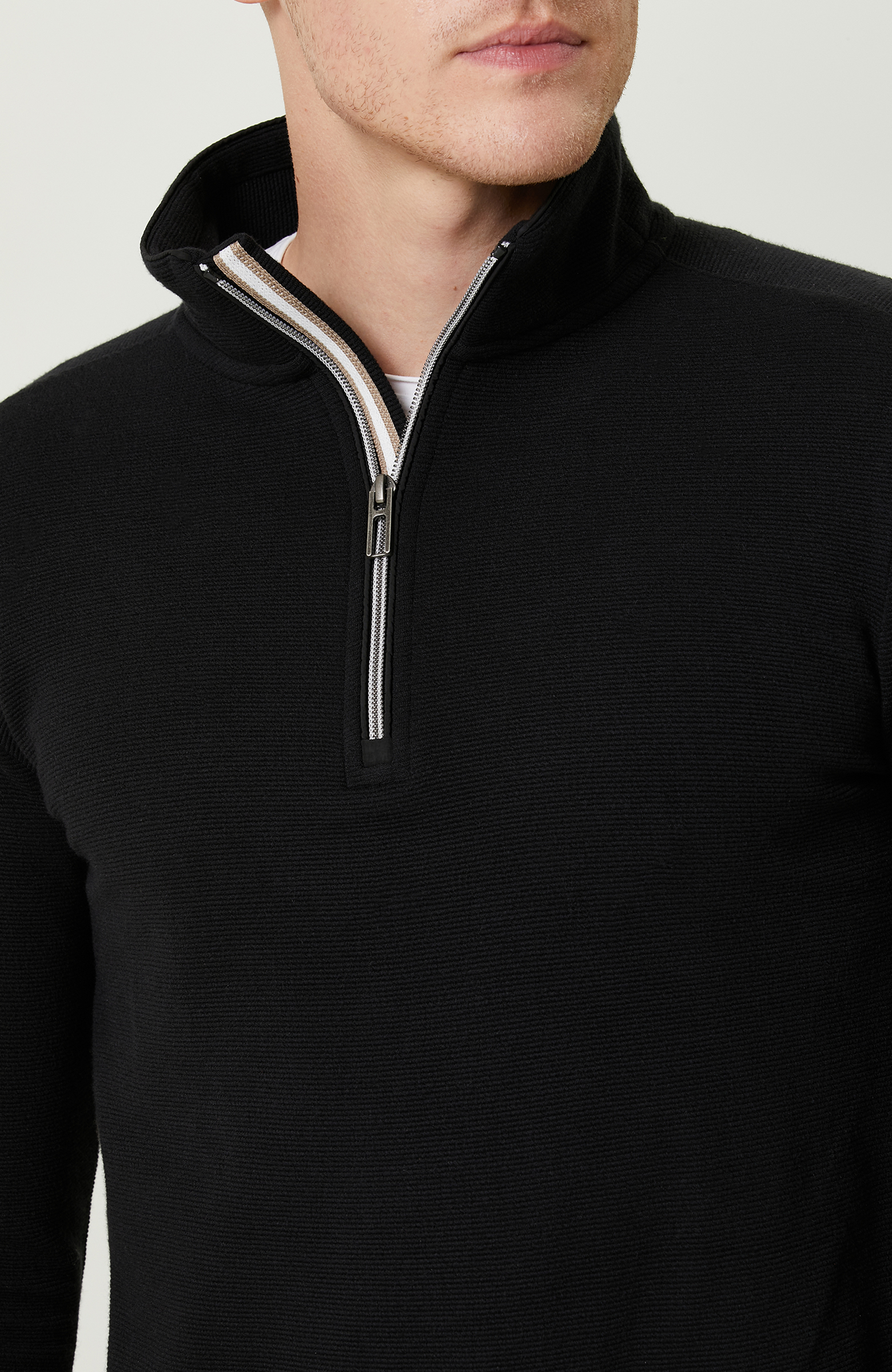 Siyah Dik Yaka Uzun Kollu Sweatshirt