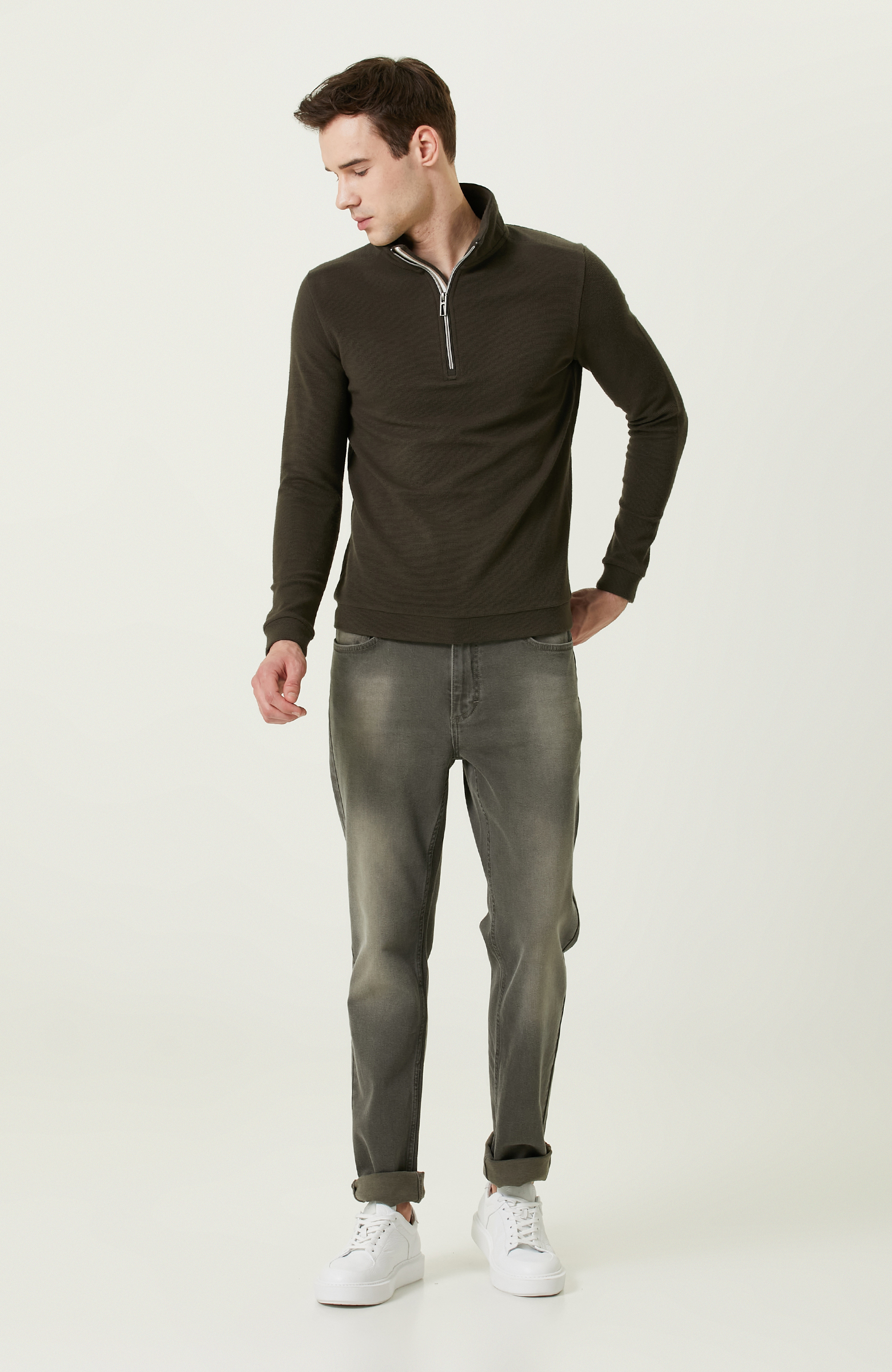 Fermuarlı Haki Dik Yaka Sweatshirt