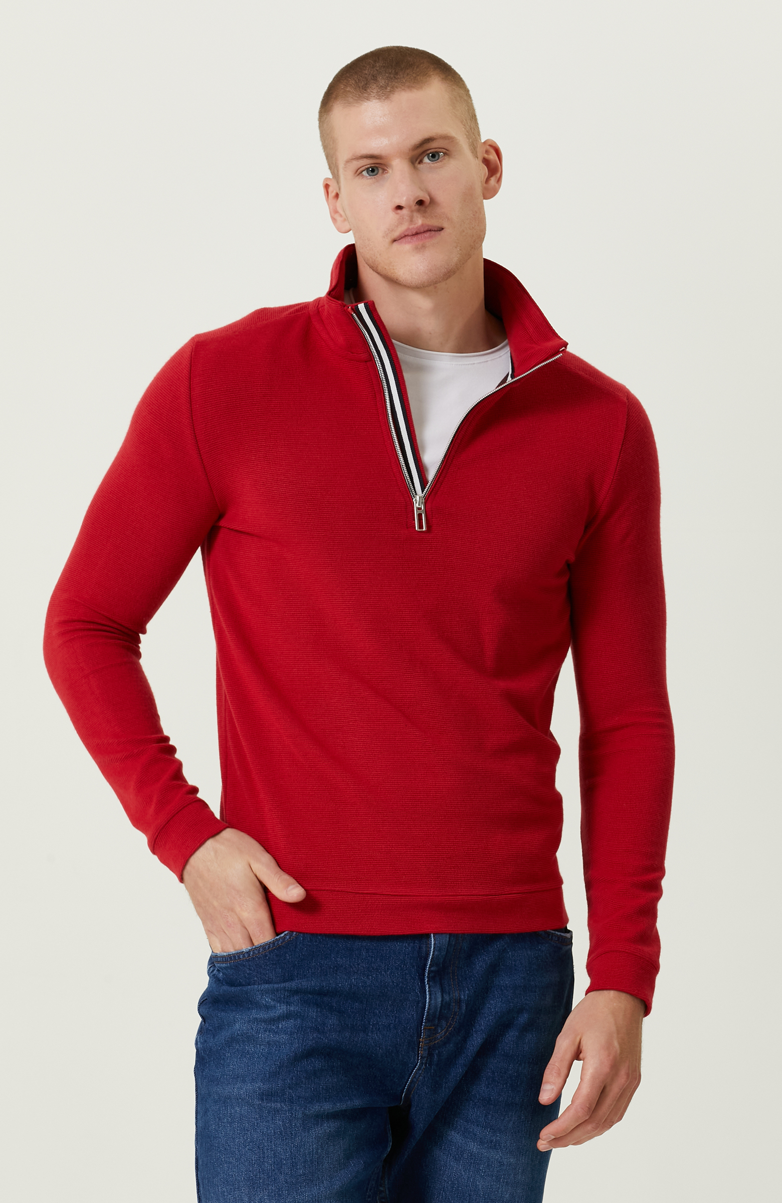 Fermuarlı Kırmızı Dik Yaka Sweatshirt