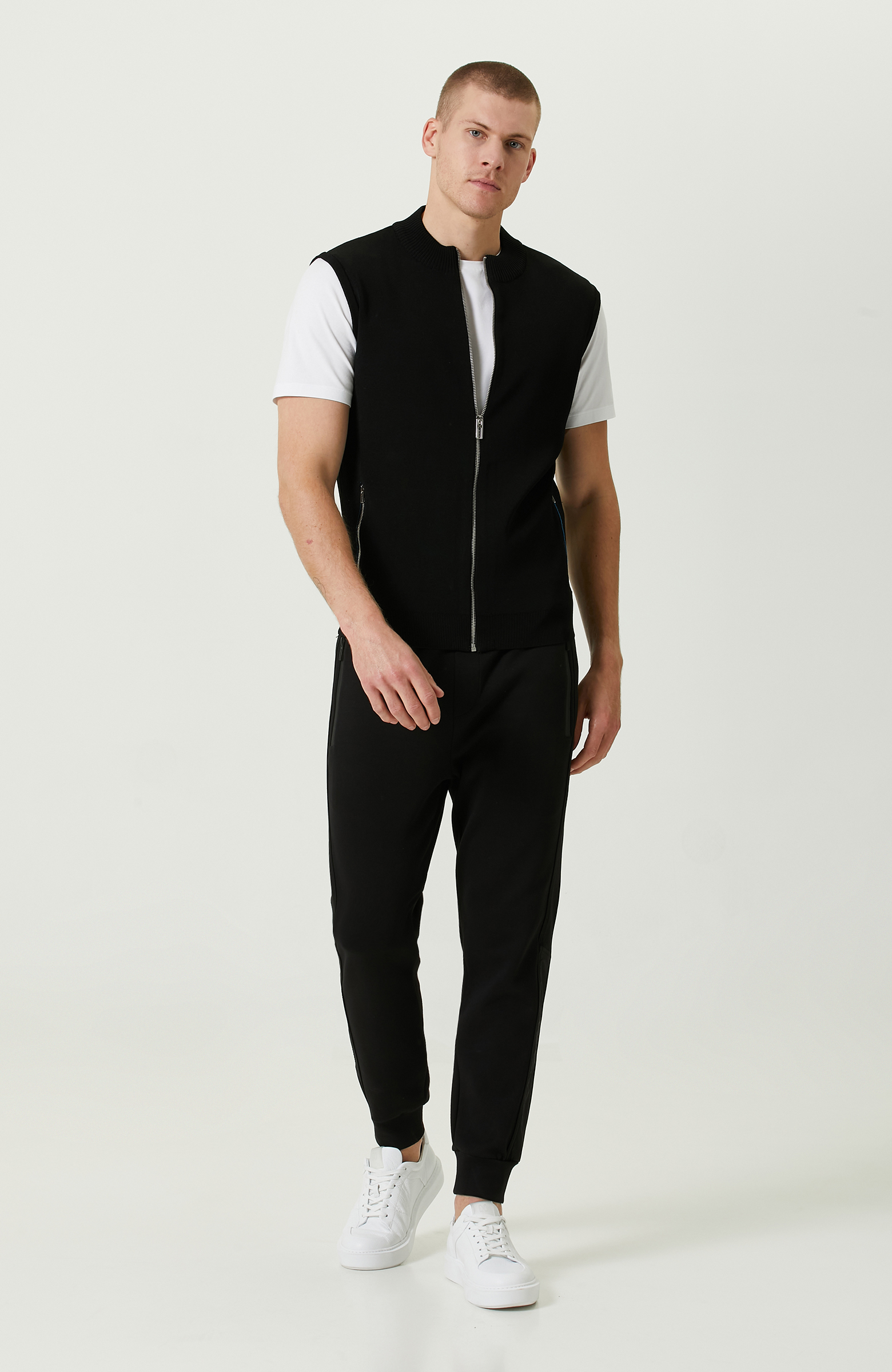 N-Tech Siyah Yan Cep Fermuarlı Triko Yelek