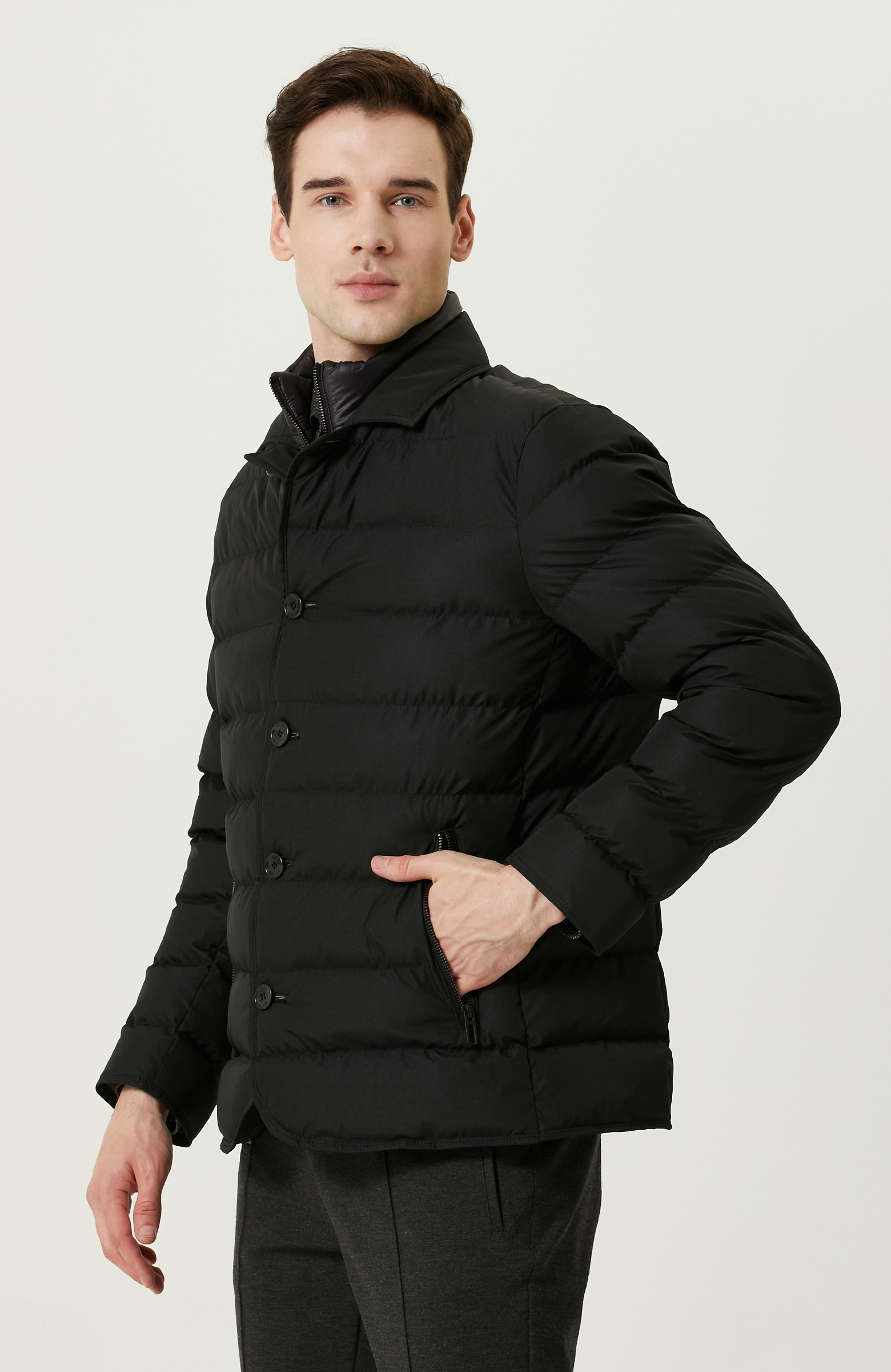 Yan Cep Fermuarlı Siyah Ceket