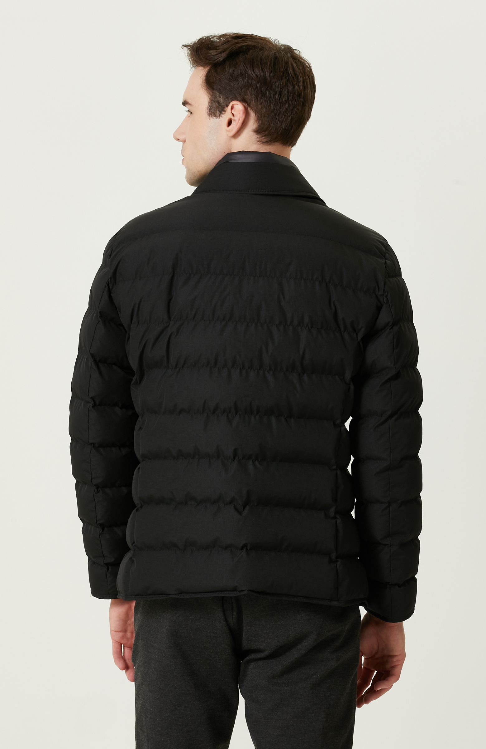 Yan Cep Fermuarlı Siyah Ceket