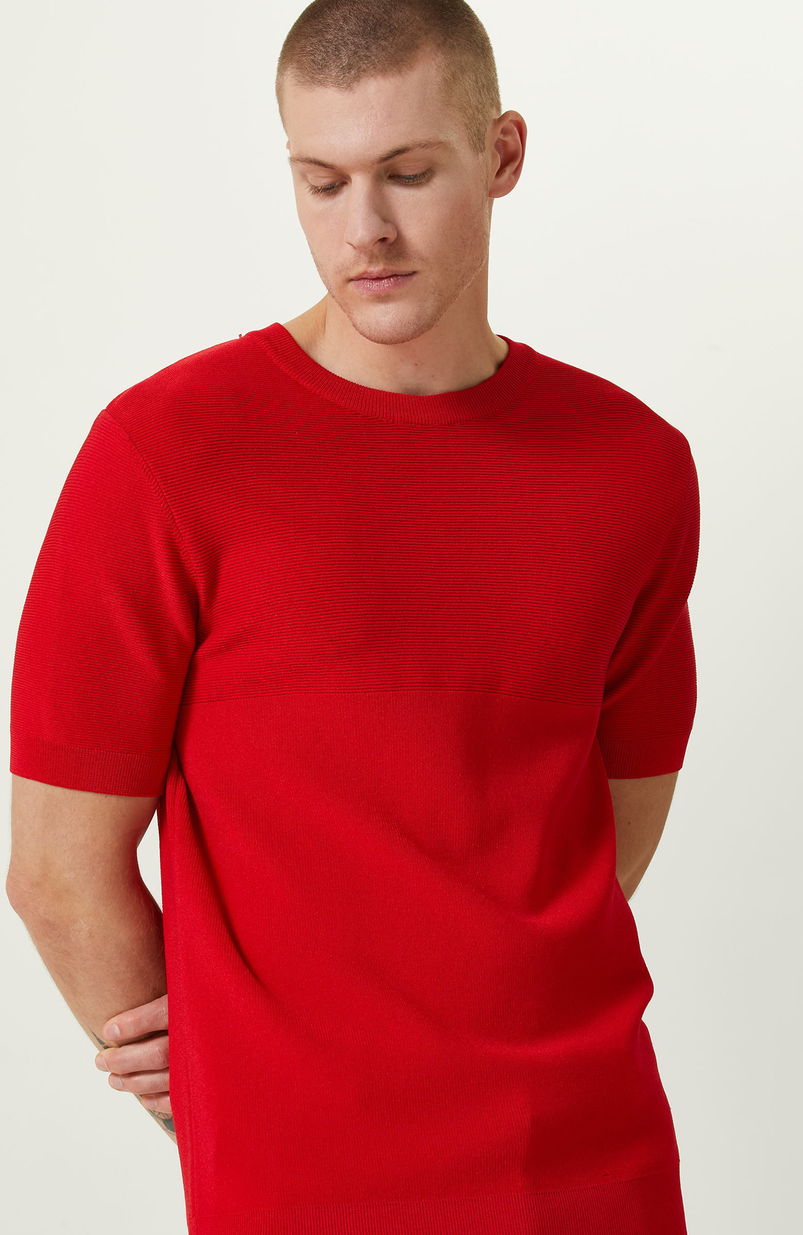 Kısa Kollu Kırmızı Çizgili Triko Kazak