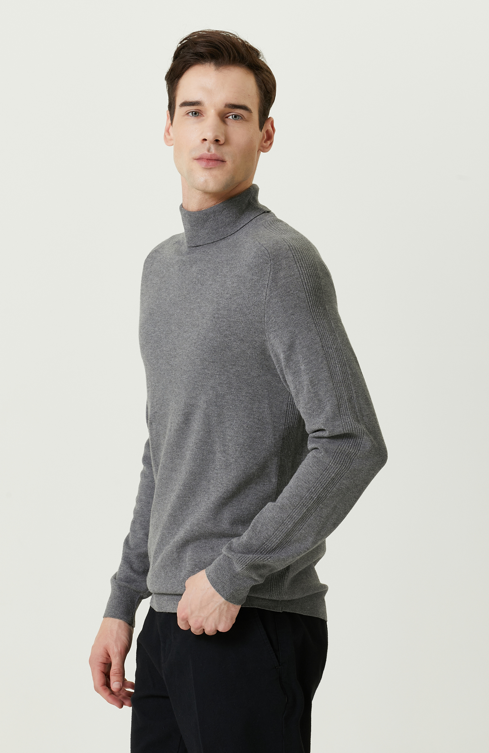 Gri Balıkçı Yaka Triko Kazak