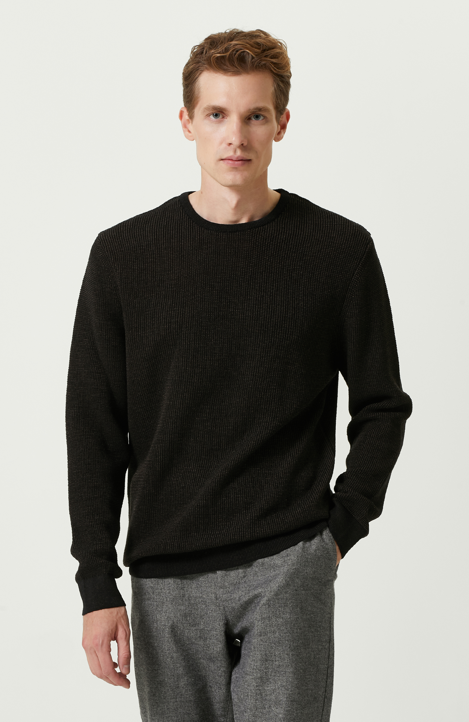 Siyah Jakarlı Triko Kazak