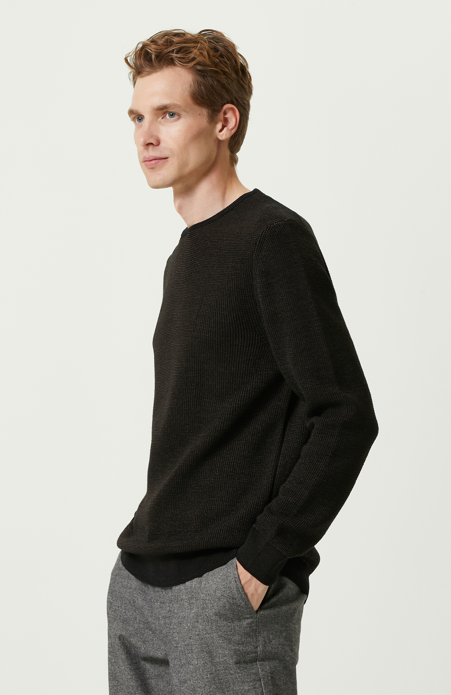 Siyah Jakarlı Triko Kazak