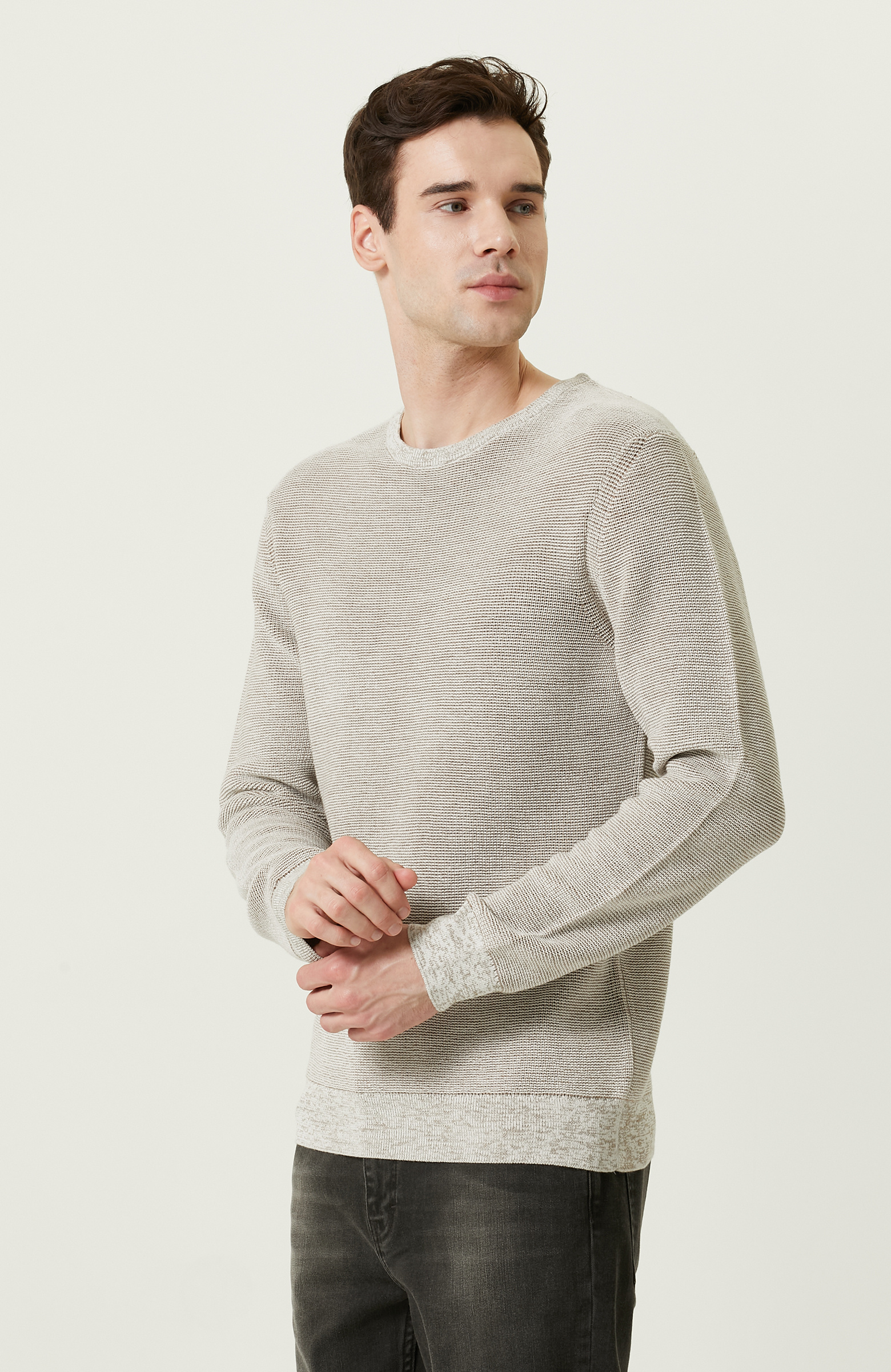 Ekru Bisiklet Yaka Jakarlı Triko Kazak