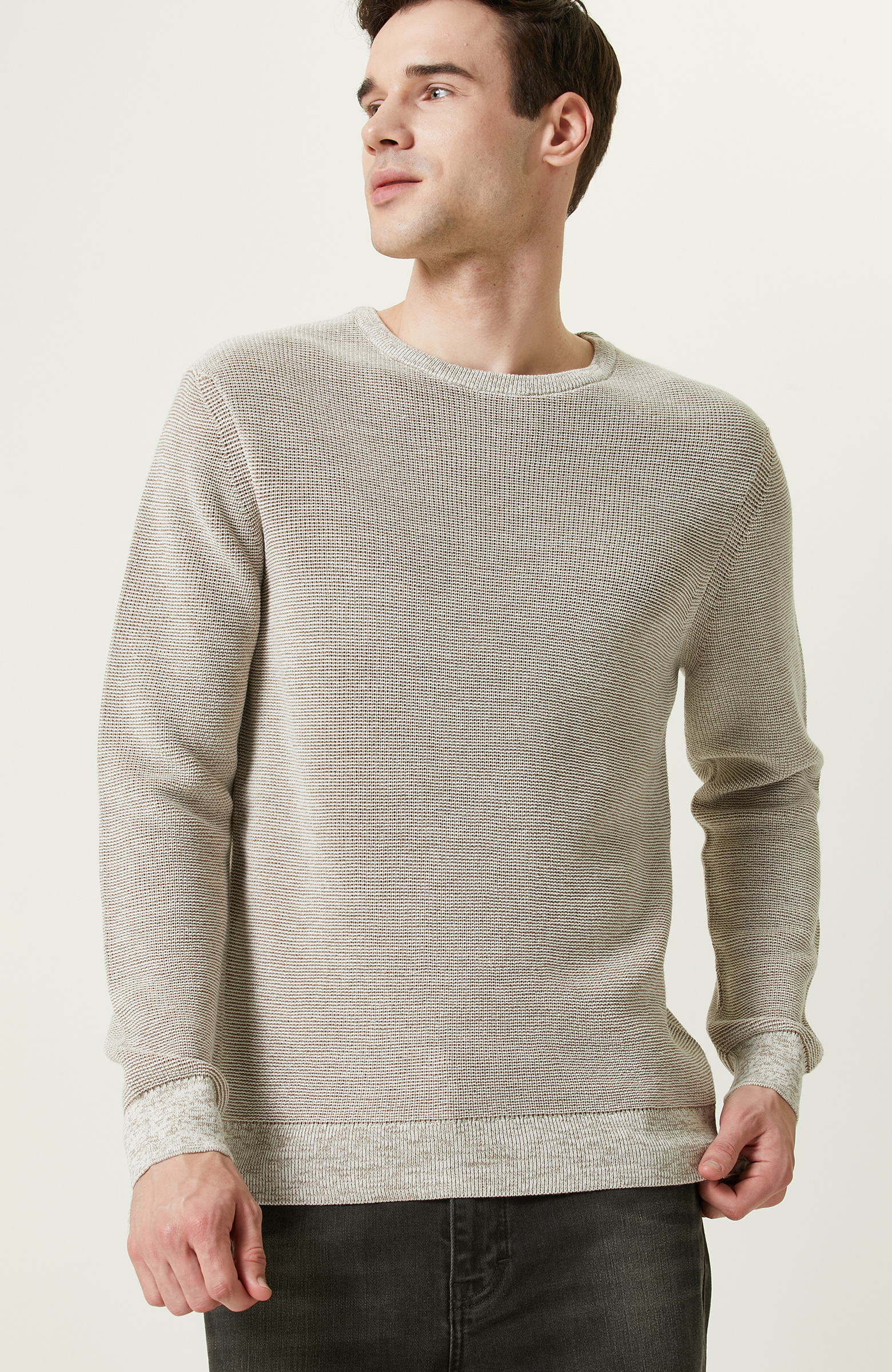 Ekru Bisiklet Yaka Jakarlı Triko Kazak