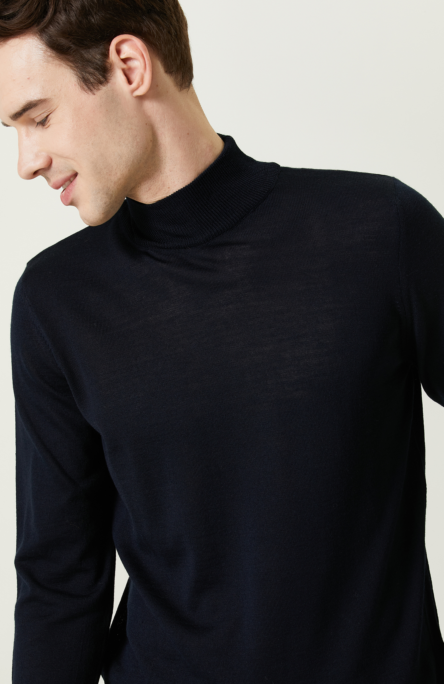 Yarım Balıkçı Yaka Lacivert Triko Kazak