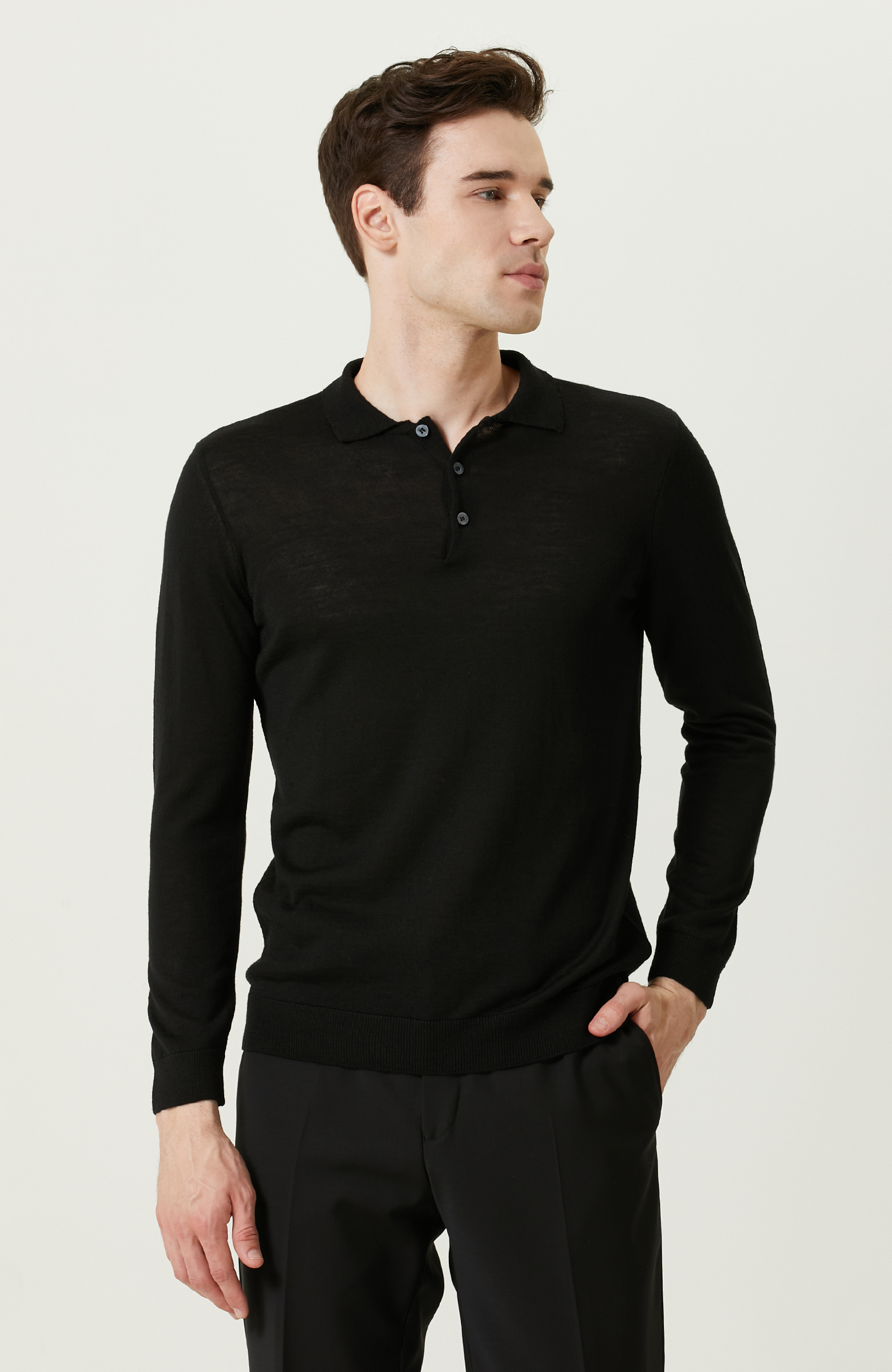 Uzun Kollu Polo Yaka Siyah Triko Kazak