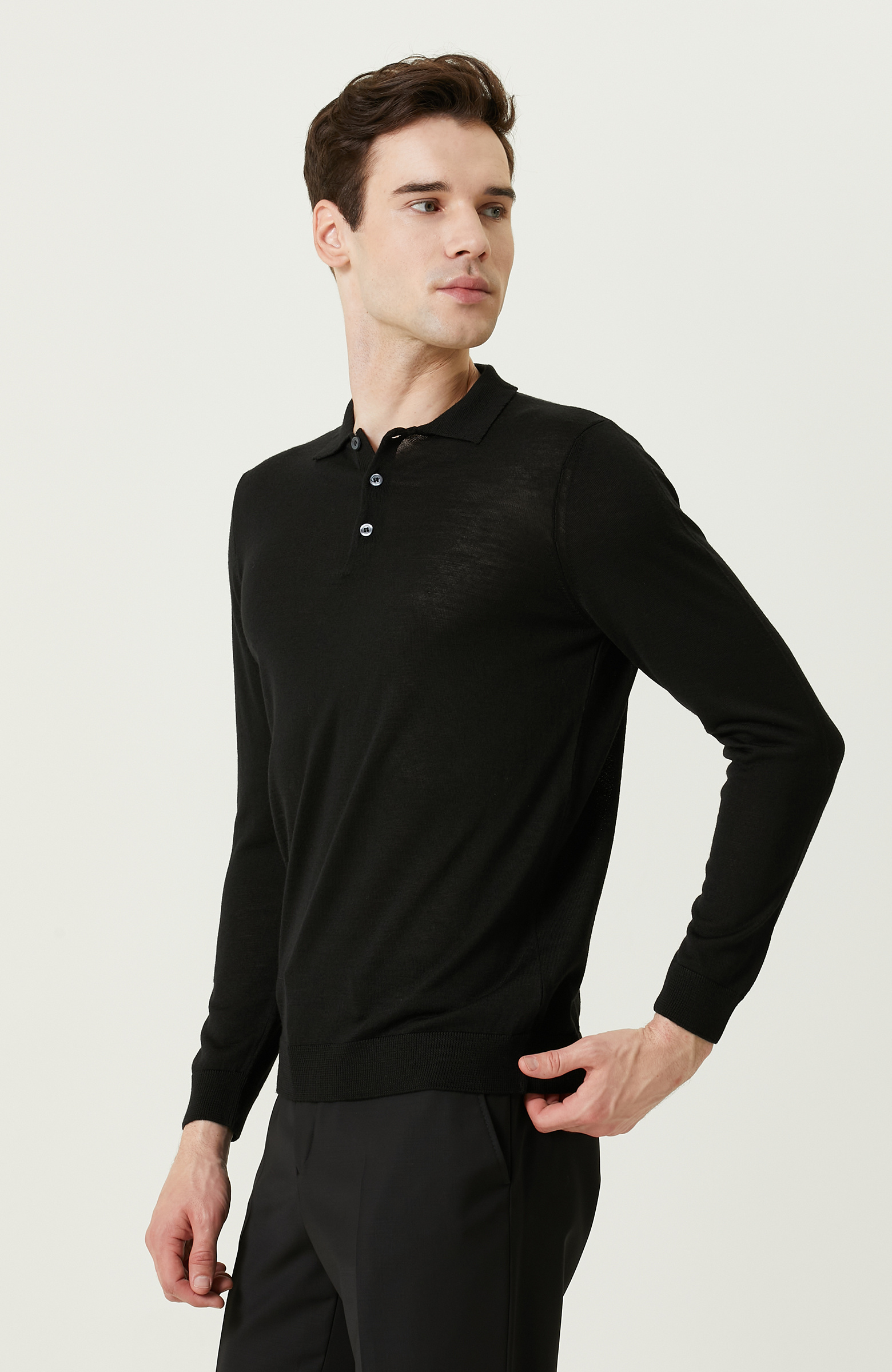 Uzun Kollu Polo Yaka Siyah Triko Kazak