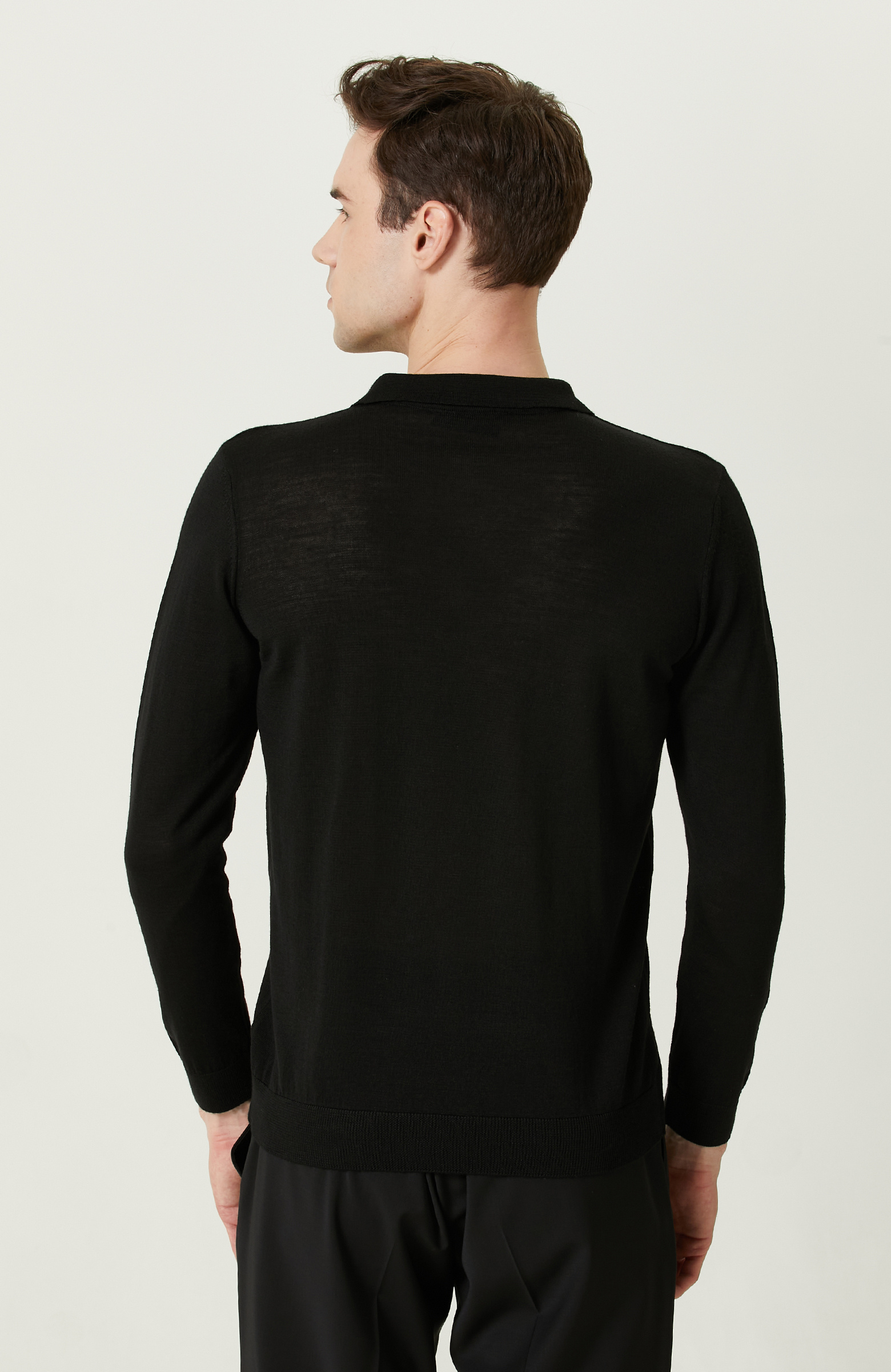 Uzun Kollu Polo Yaka Siyah Triko Kazak