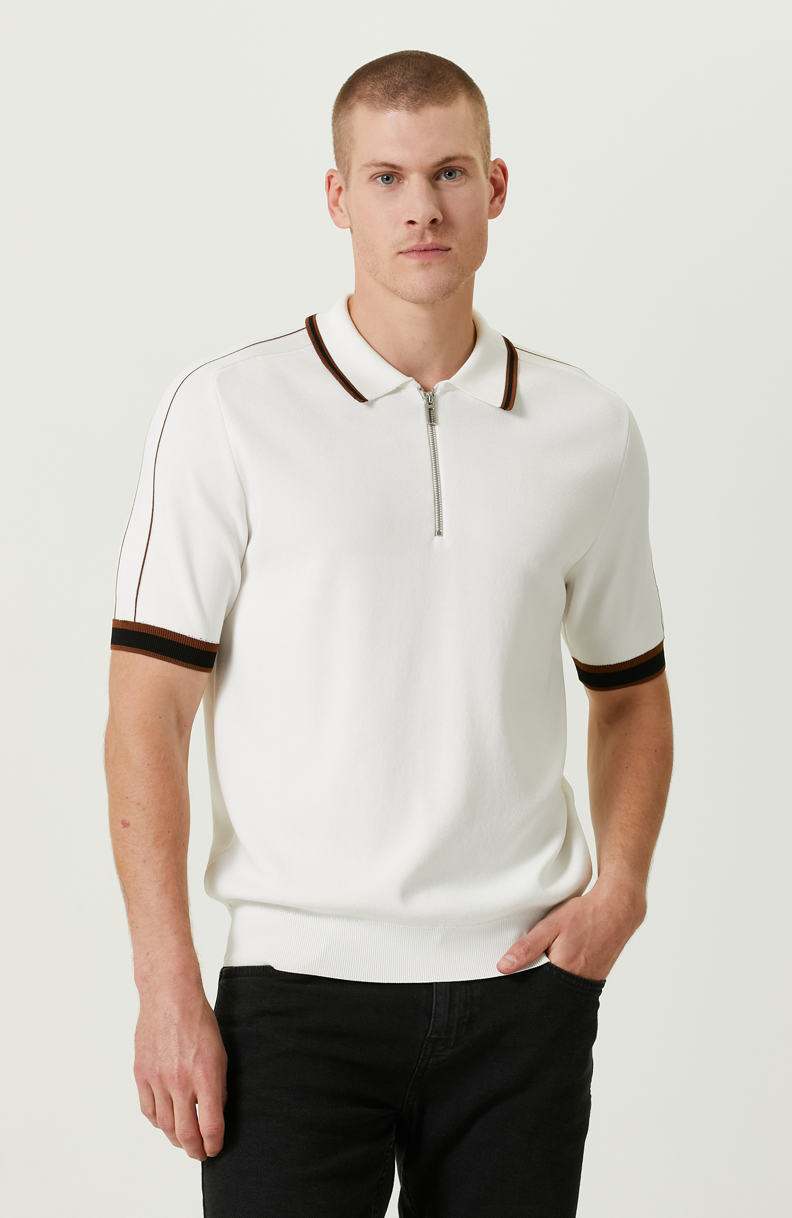 Ekru Polo Yaka Kazak