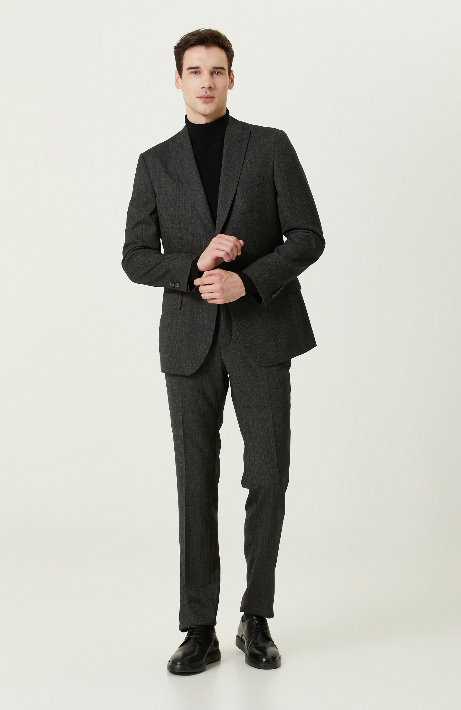 Yünlü Antrasit Takım Elbise