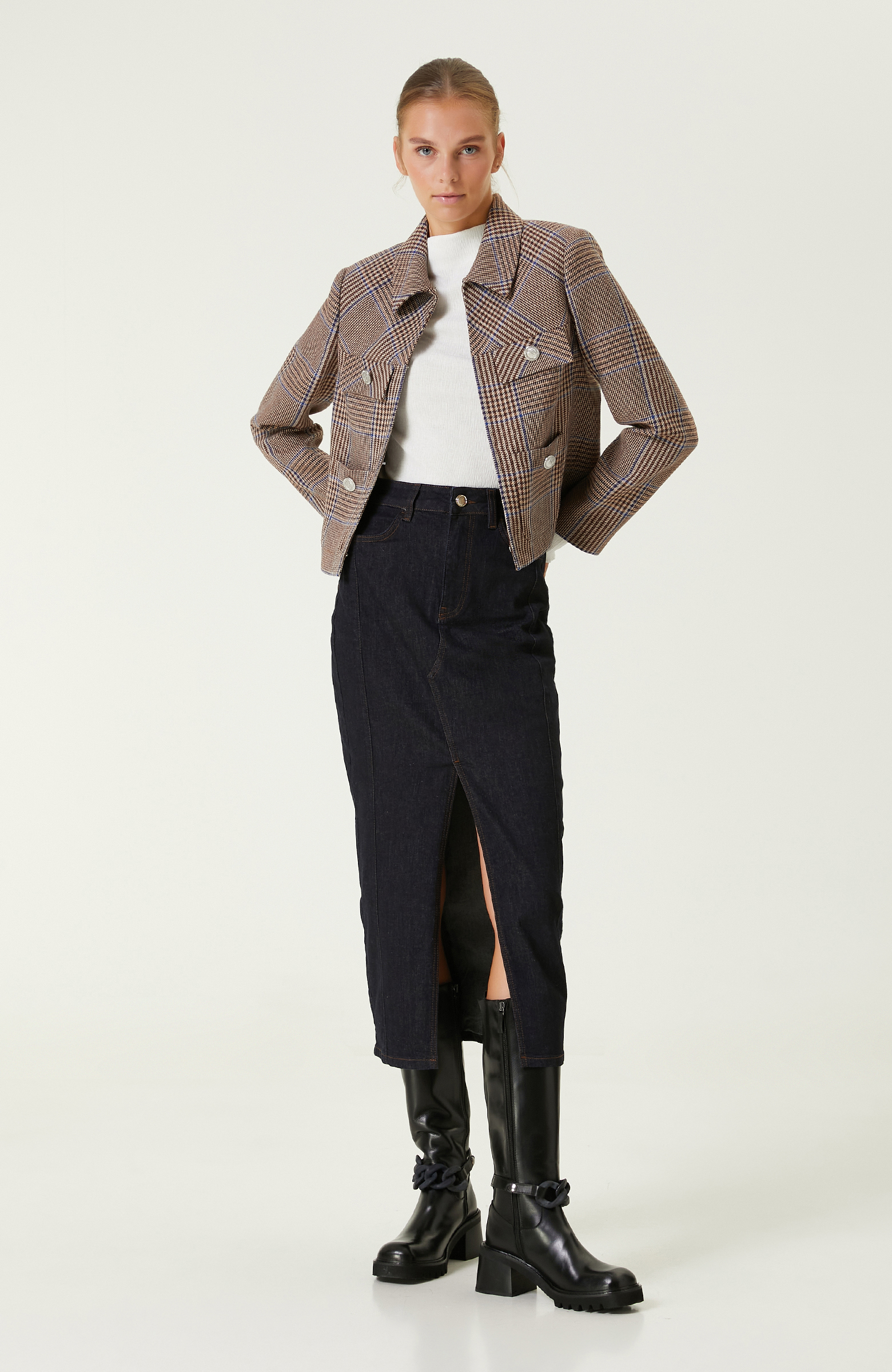 Koyu İndigo Mavi Önden Yırtmaçlı Denim Etek