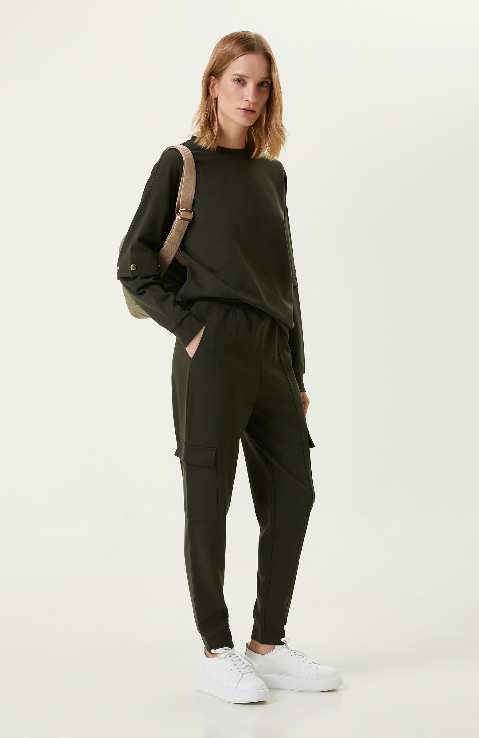 Haki Kolu Çıtçıt Detaylı Sweatshirt