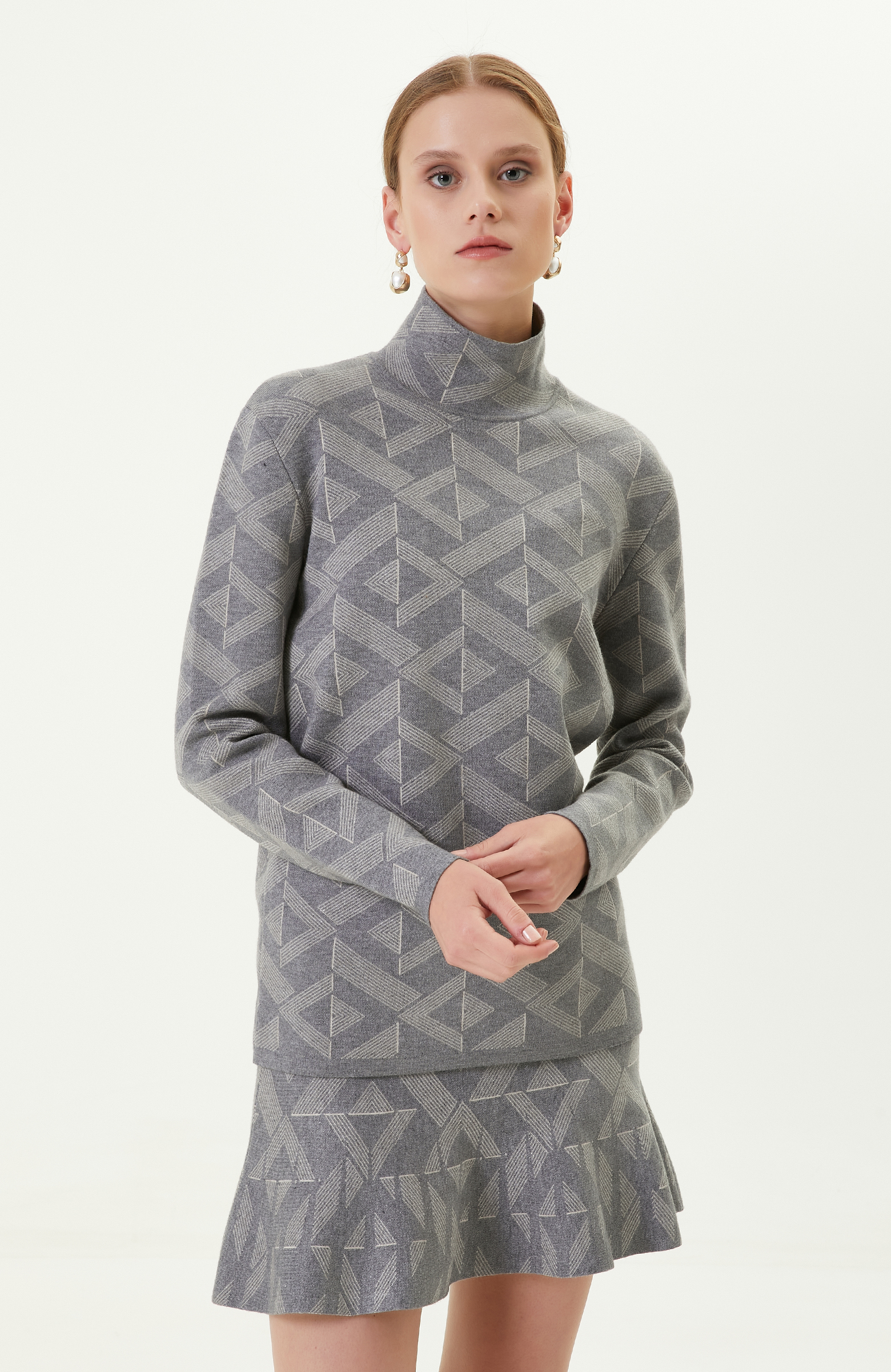 Gri Melanj Desenli Dik Yaka Triko Kazak