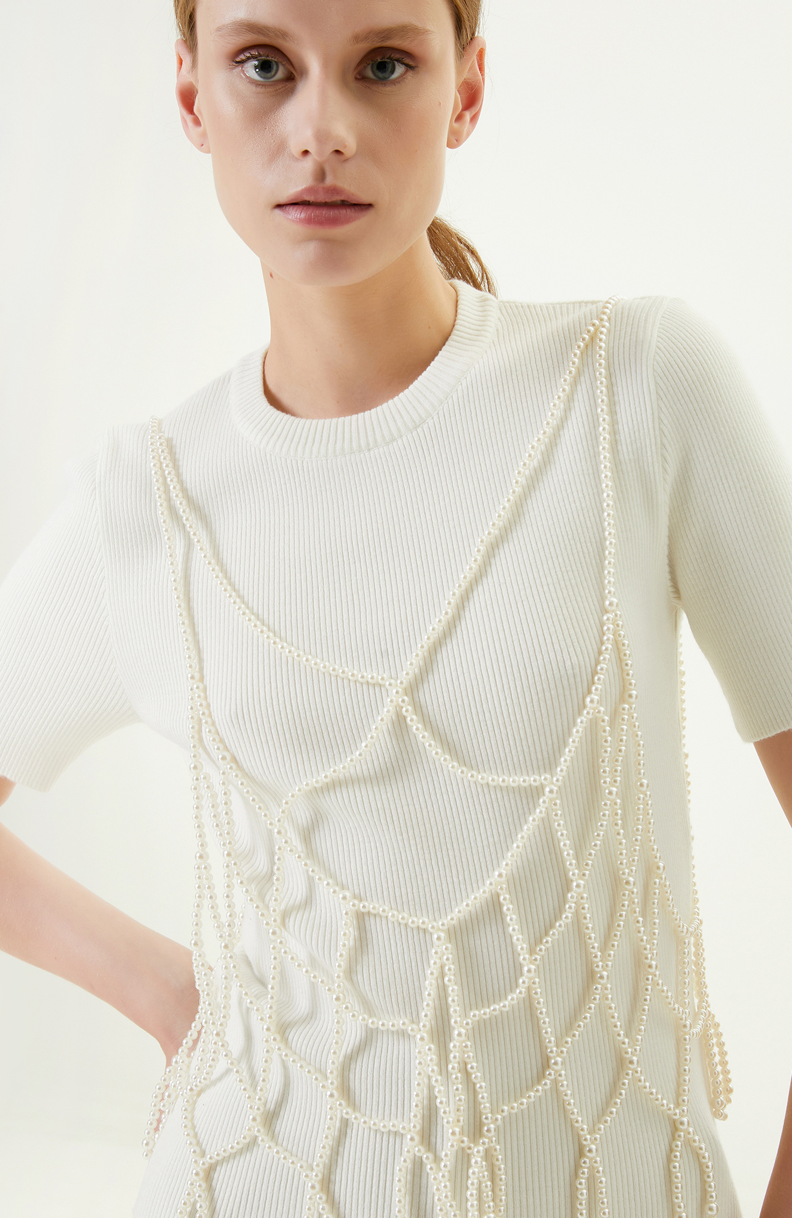 Beyaz İncili Vücut Aksesuarı 