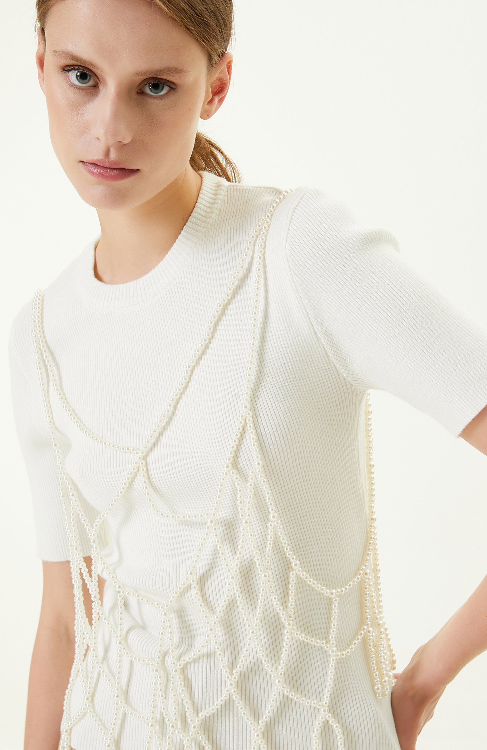 Beyaz İncili Vücut Aksesuarı 