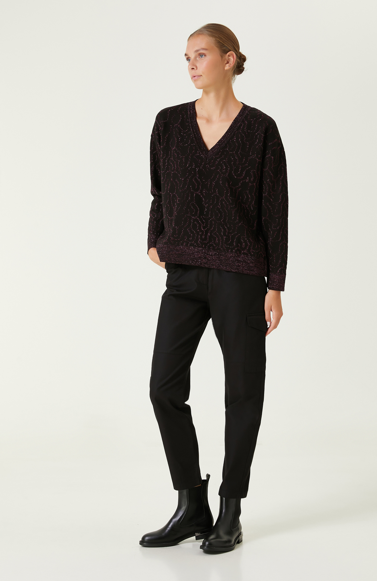 Siyah V Yaka Simli Kazak