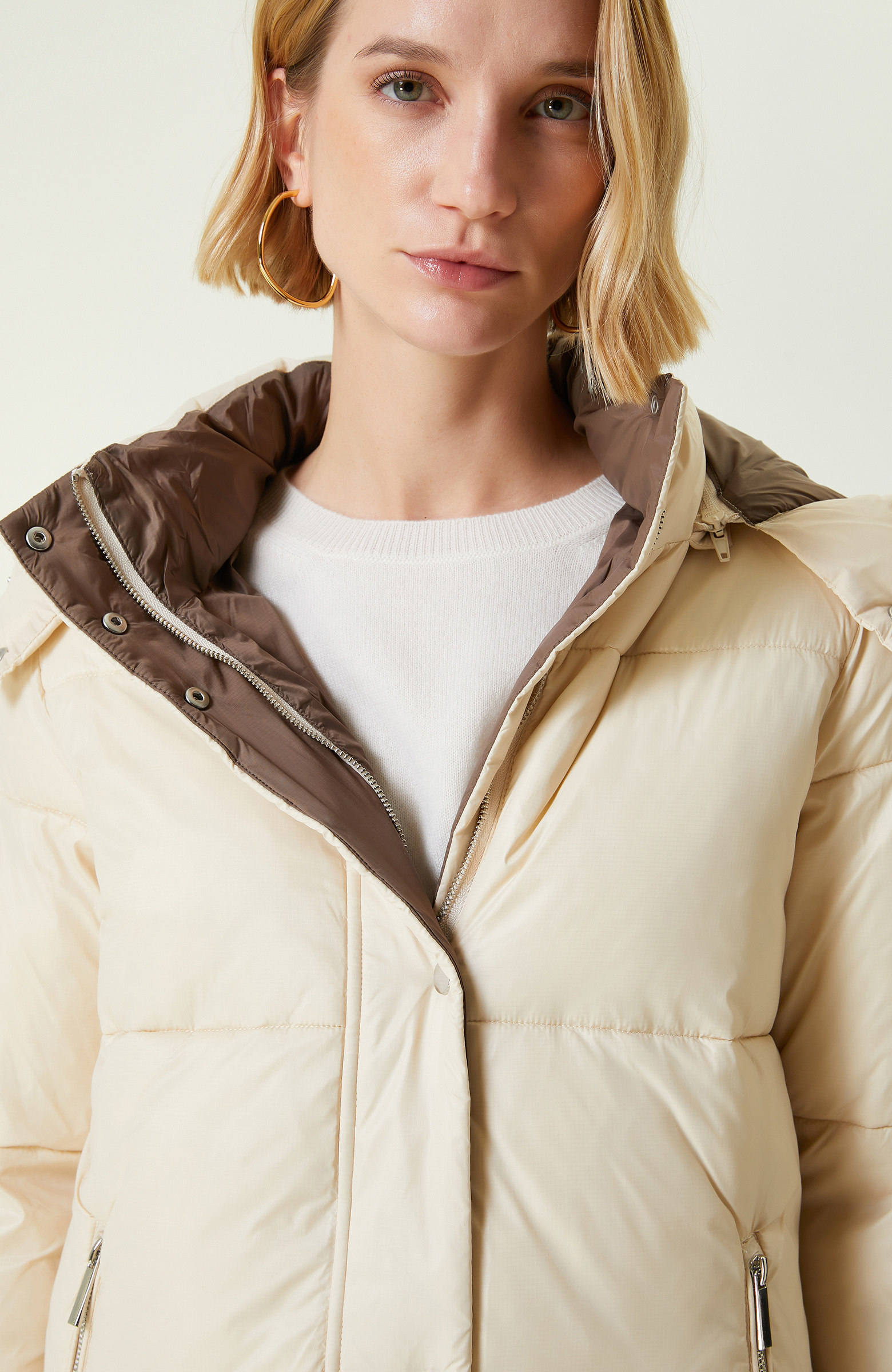 Bej Geniş Kapitone Mont