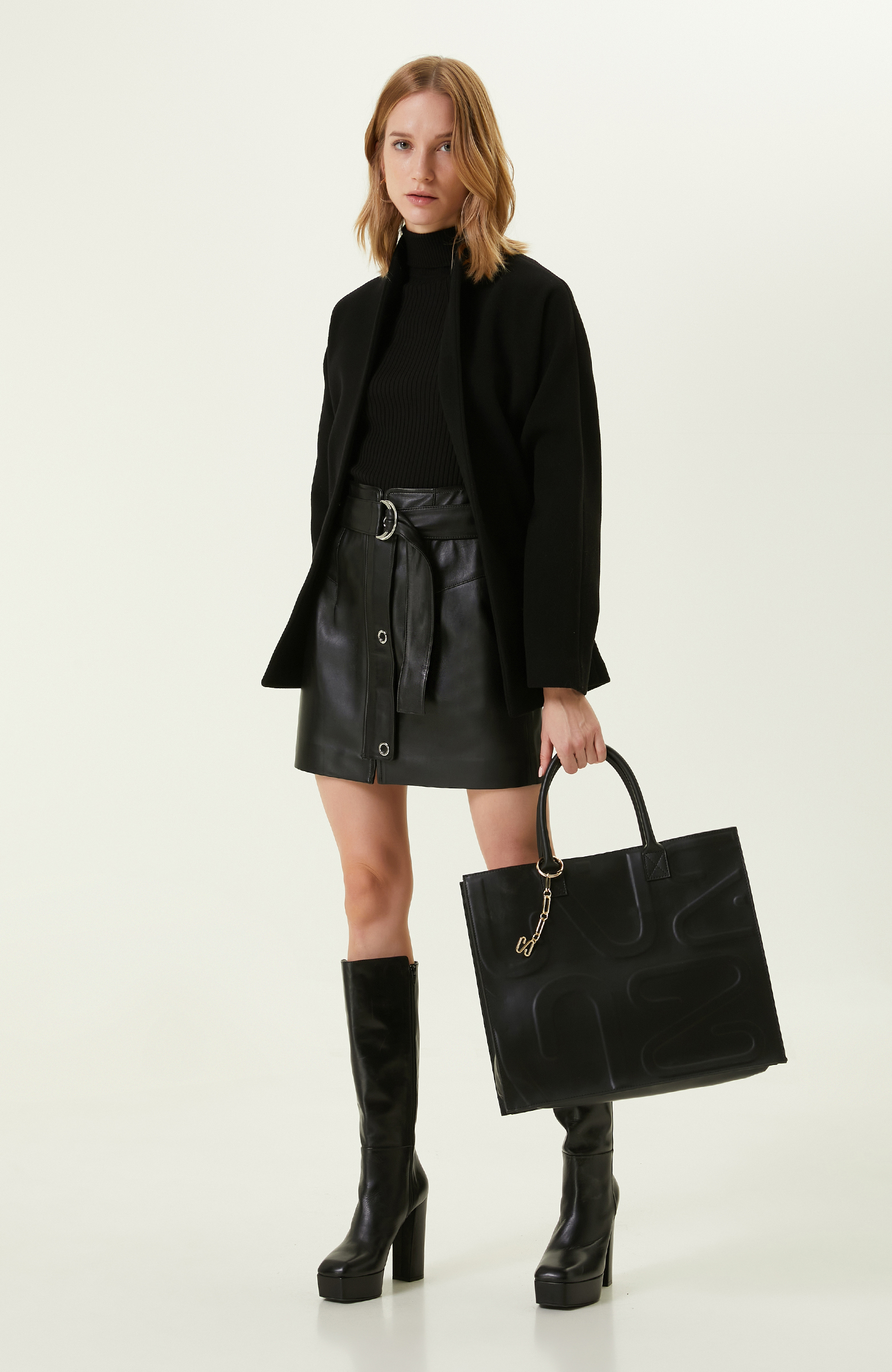 Siyah Deri Mini Etek