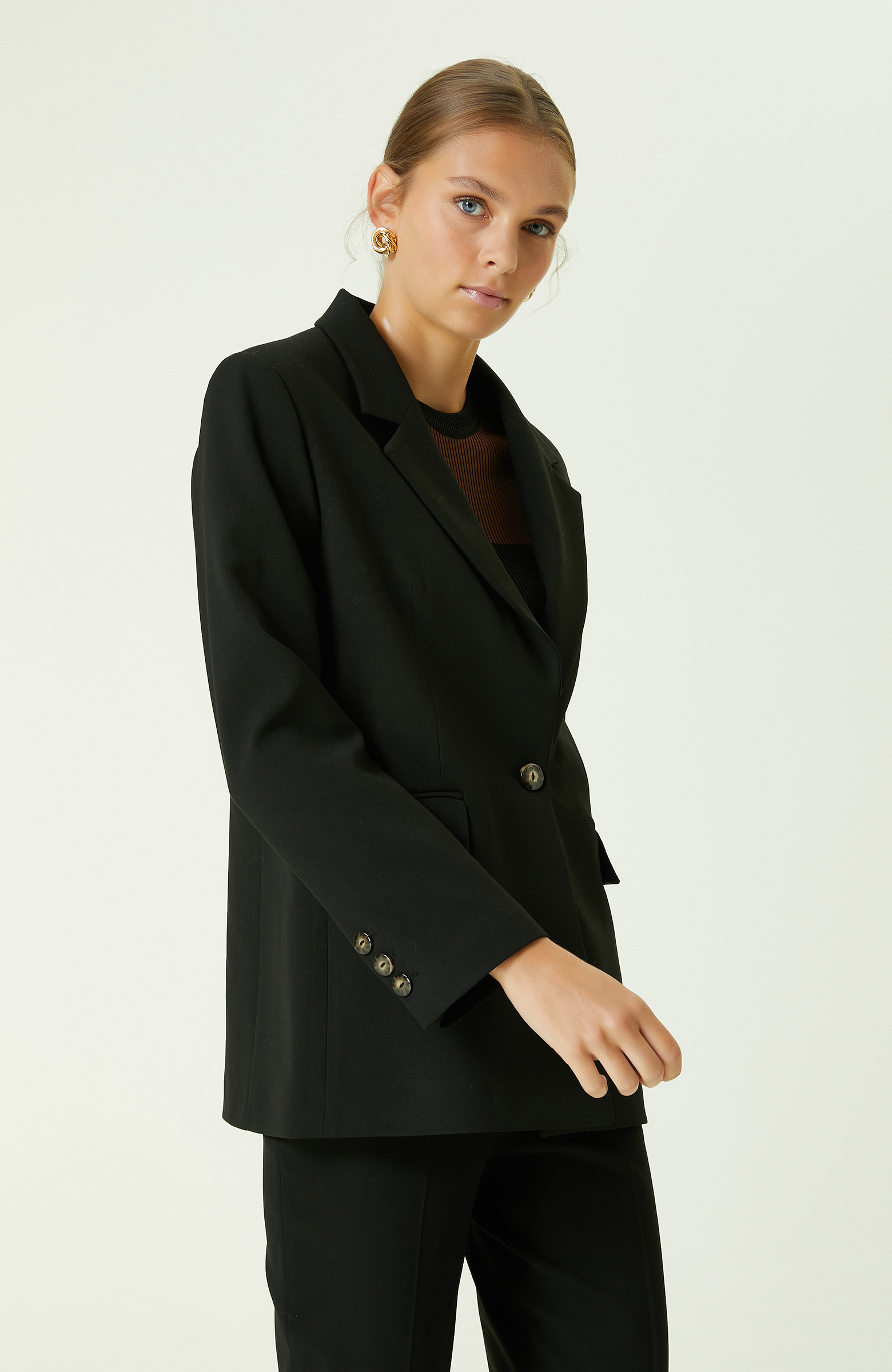 Siyah Kol Ucu Desenli Blazer Ceket