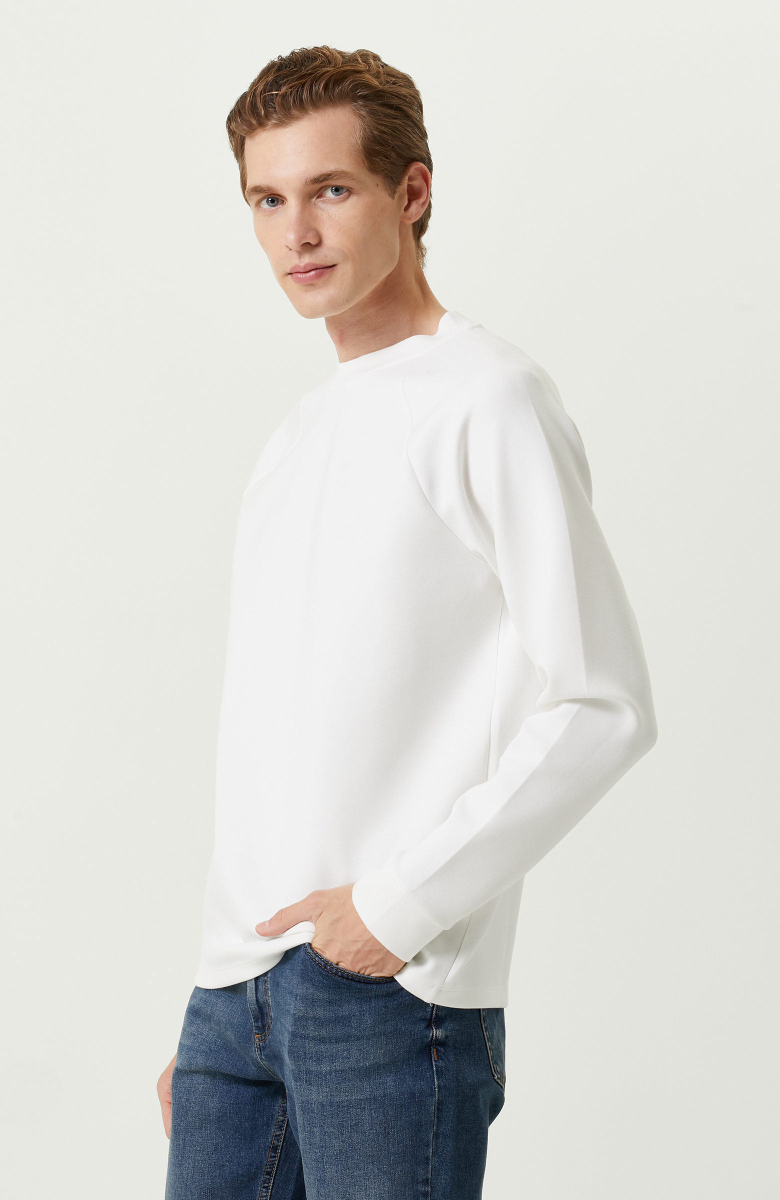 Ekru Bisiklet Yaka Sweatshirt