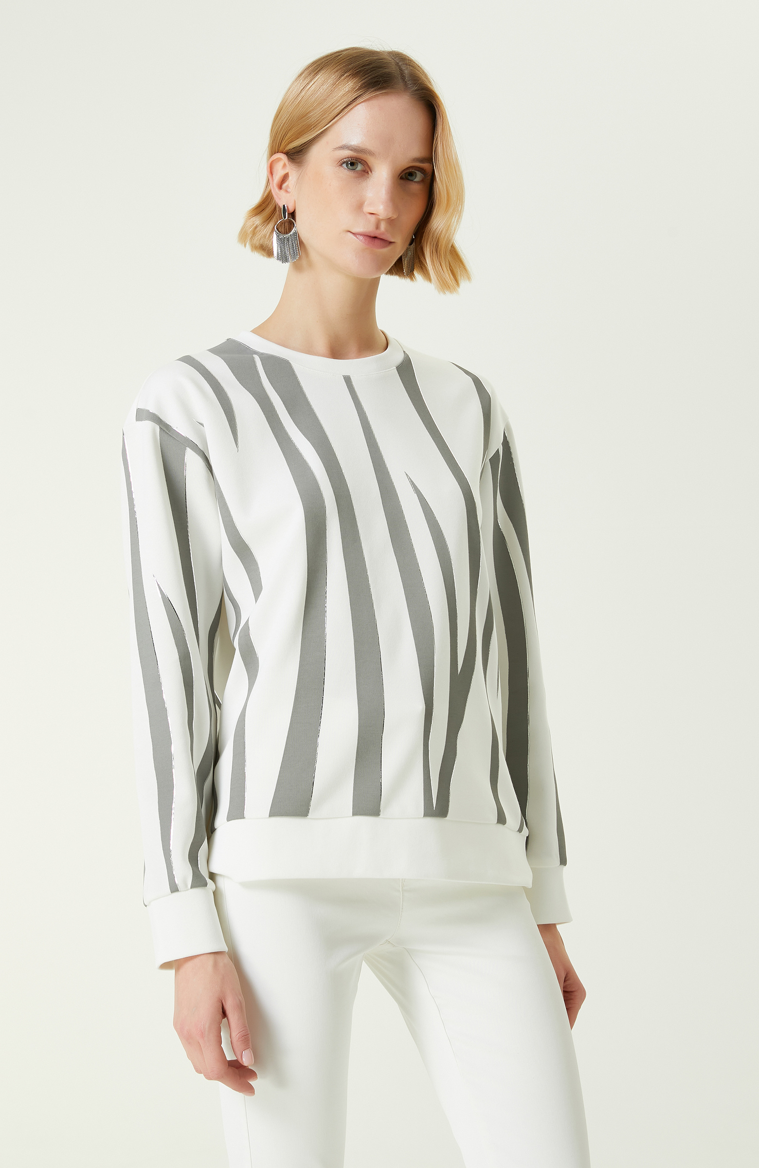 Ekru Desenli Sweatshirt