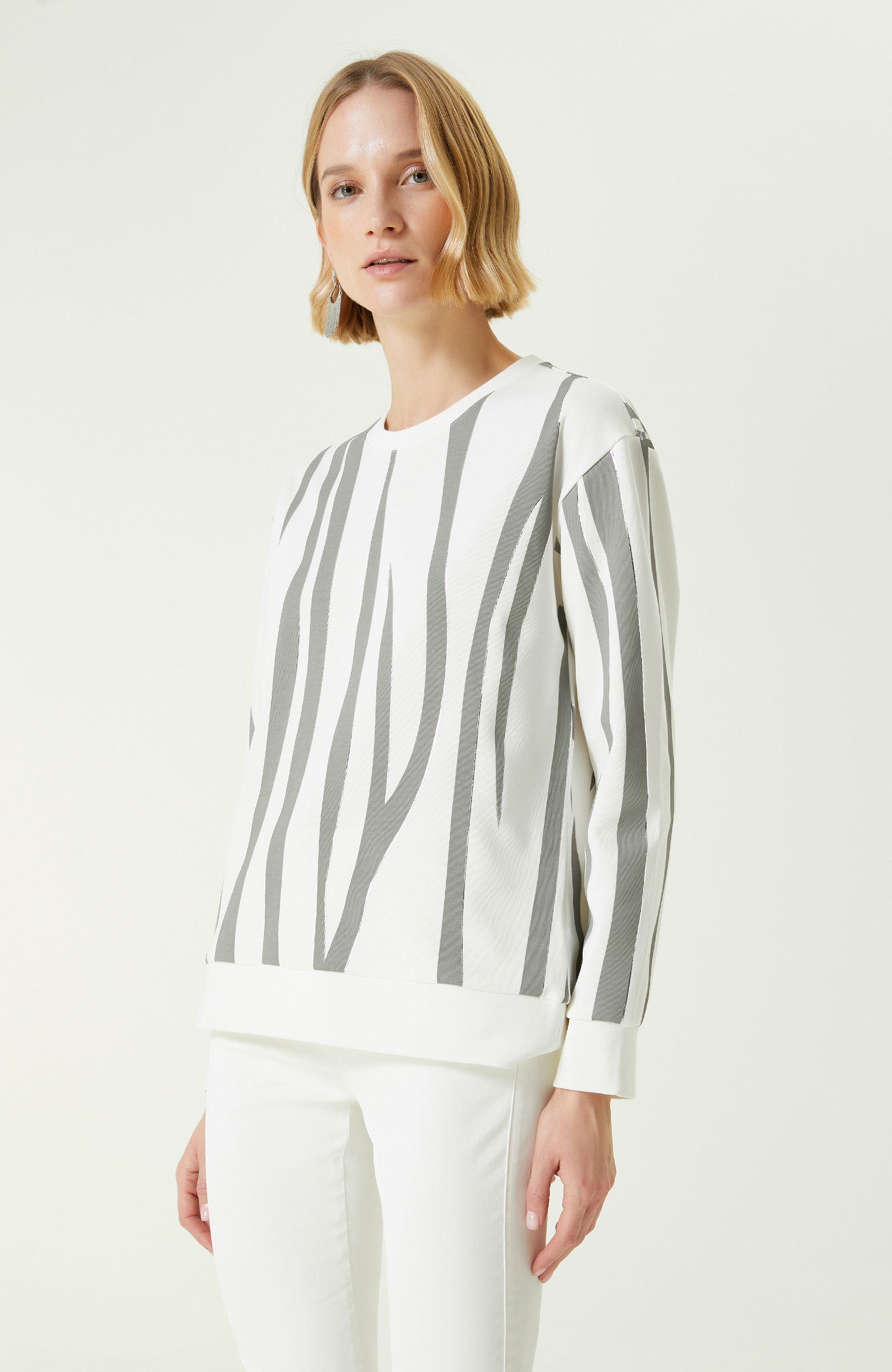 Ekru Desenli Sweatshirt