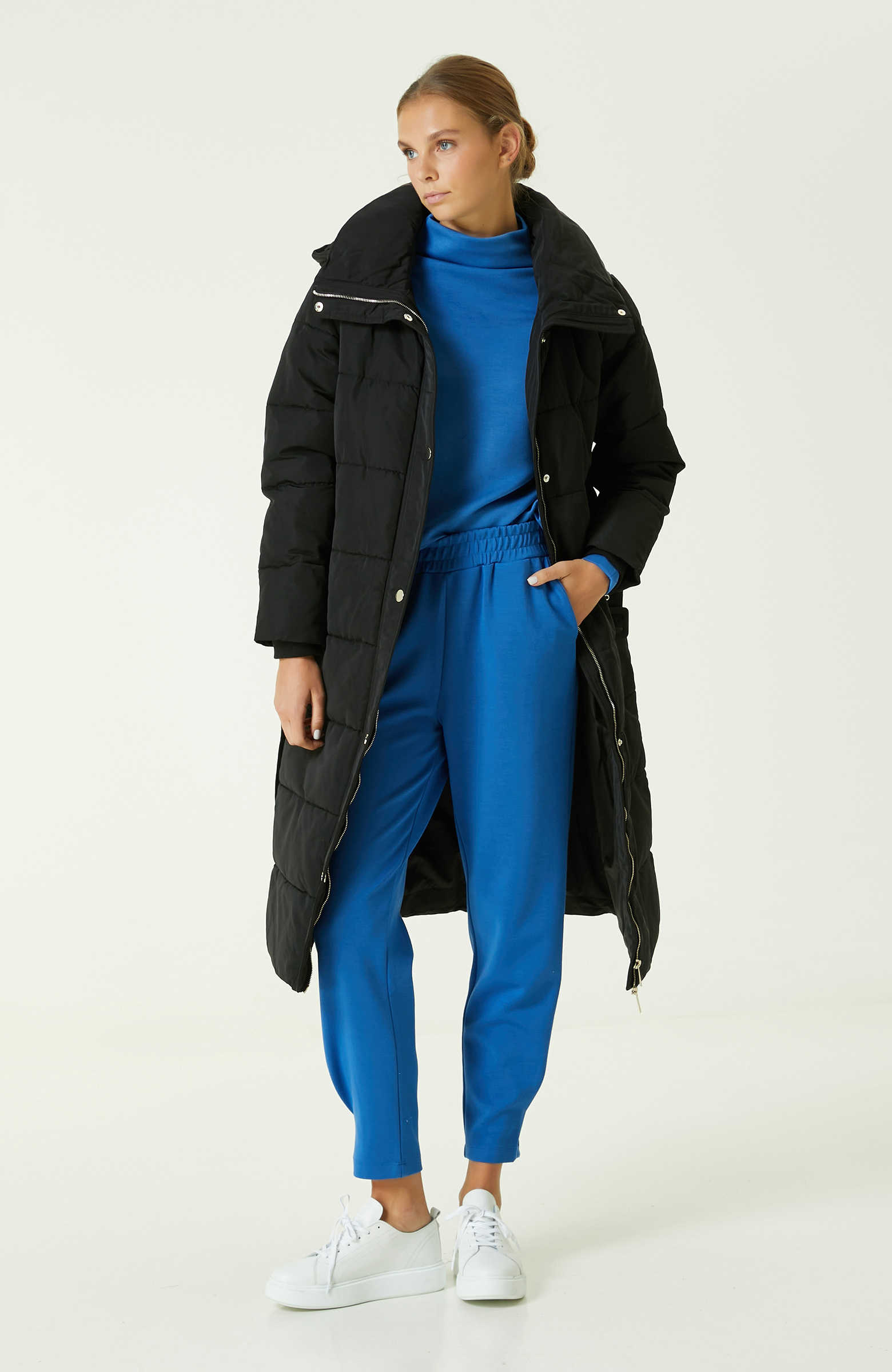 İndigo Dik Yaka Sweatshirt